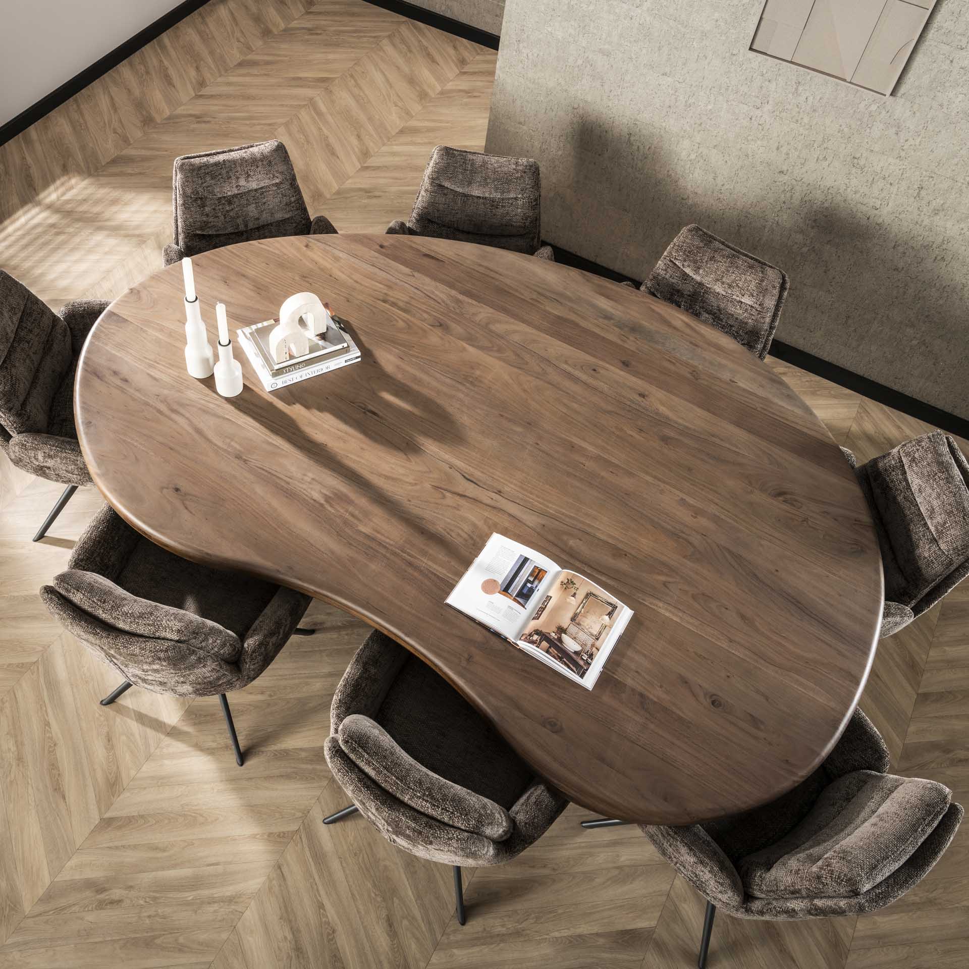 Organische eetkamertafel Form Walnoot - Industrieelinhuis.nl