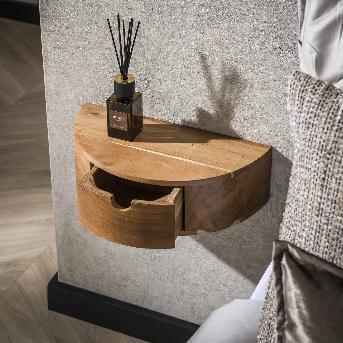 Nachtkastje Zwevend Curve - Industrieelinhuis.nl