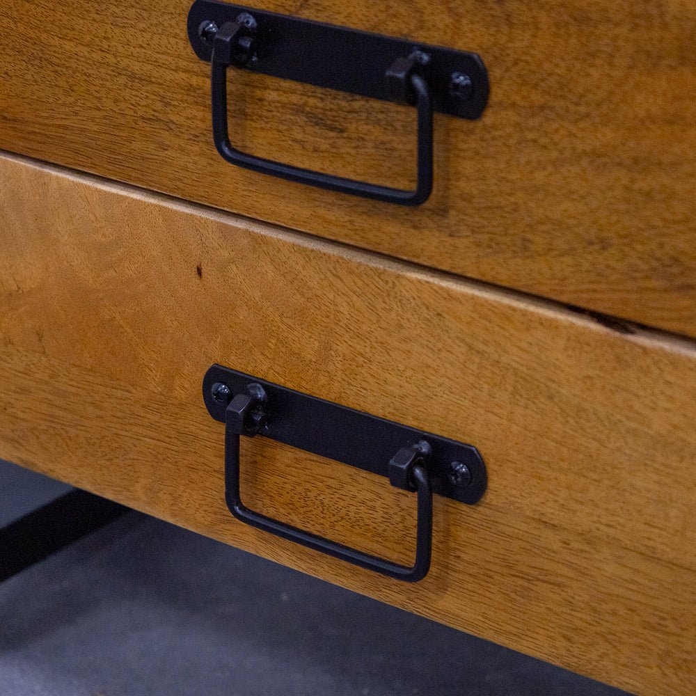 Mango Houten Nachtkastje Britt – 50x40x70cm | Warme Kleurtint Collectie - Industrieelinhuis.nl