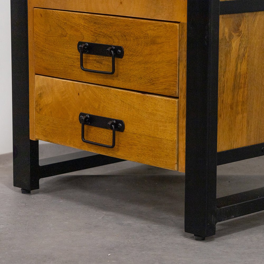 Mango Houten Nachtkastje Britt – 50x40x70cm | Warme Kleurtint Collectie - Industrieelinhuis.nl