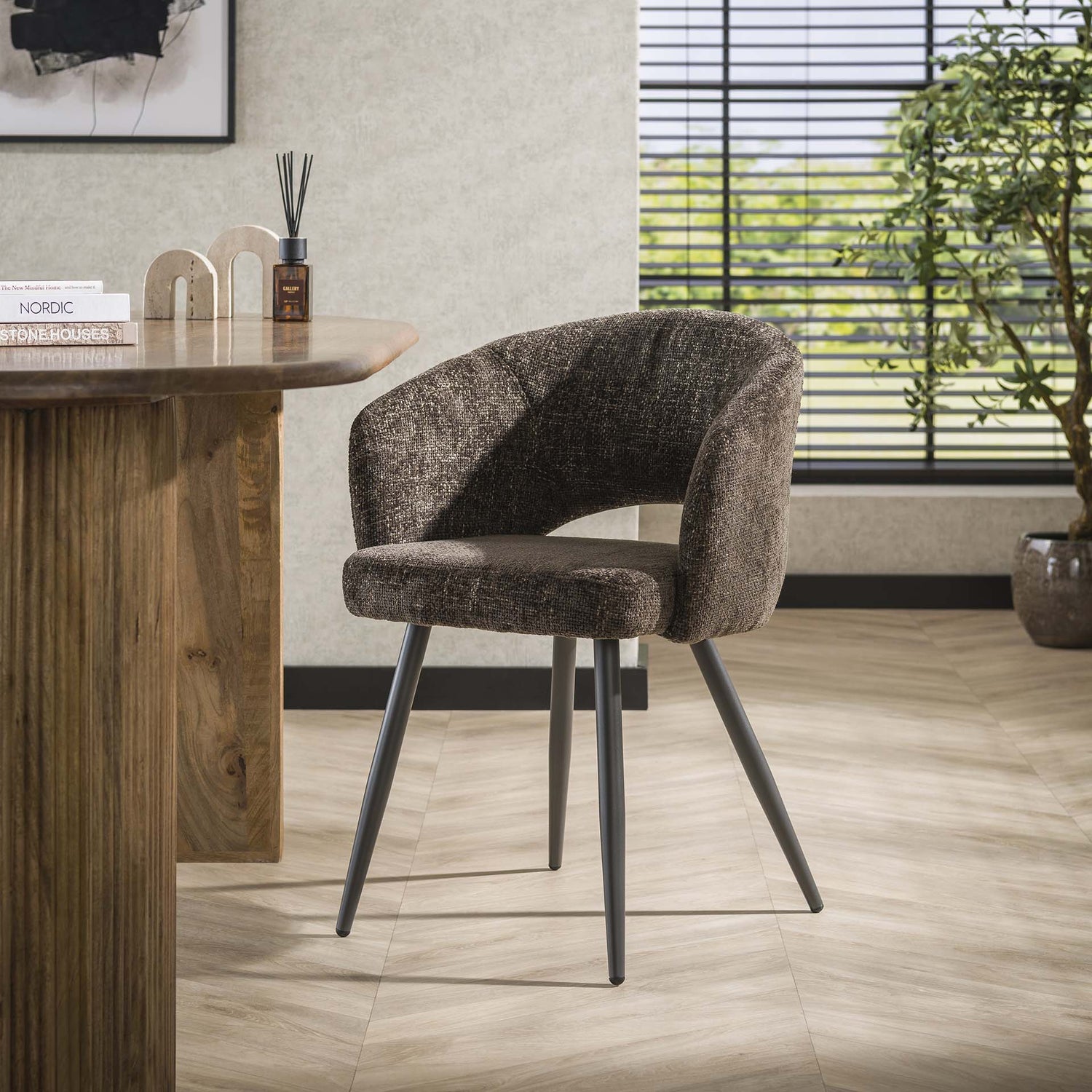 Eetkamerstoel Soren Tissee Bruin (bestellen per 2) - Industrieelinhuis.nl