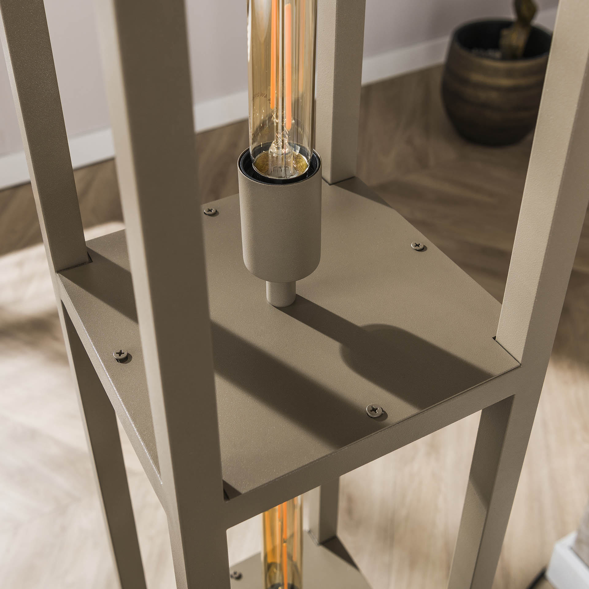 Vloerlamp 4L Quadra - Industrieelinhuis.nl