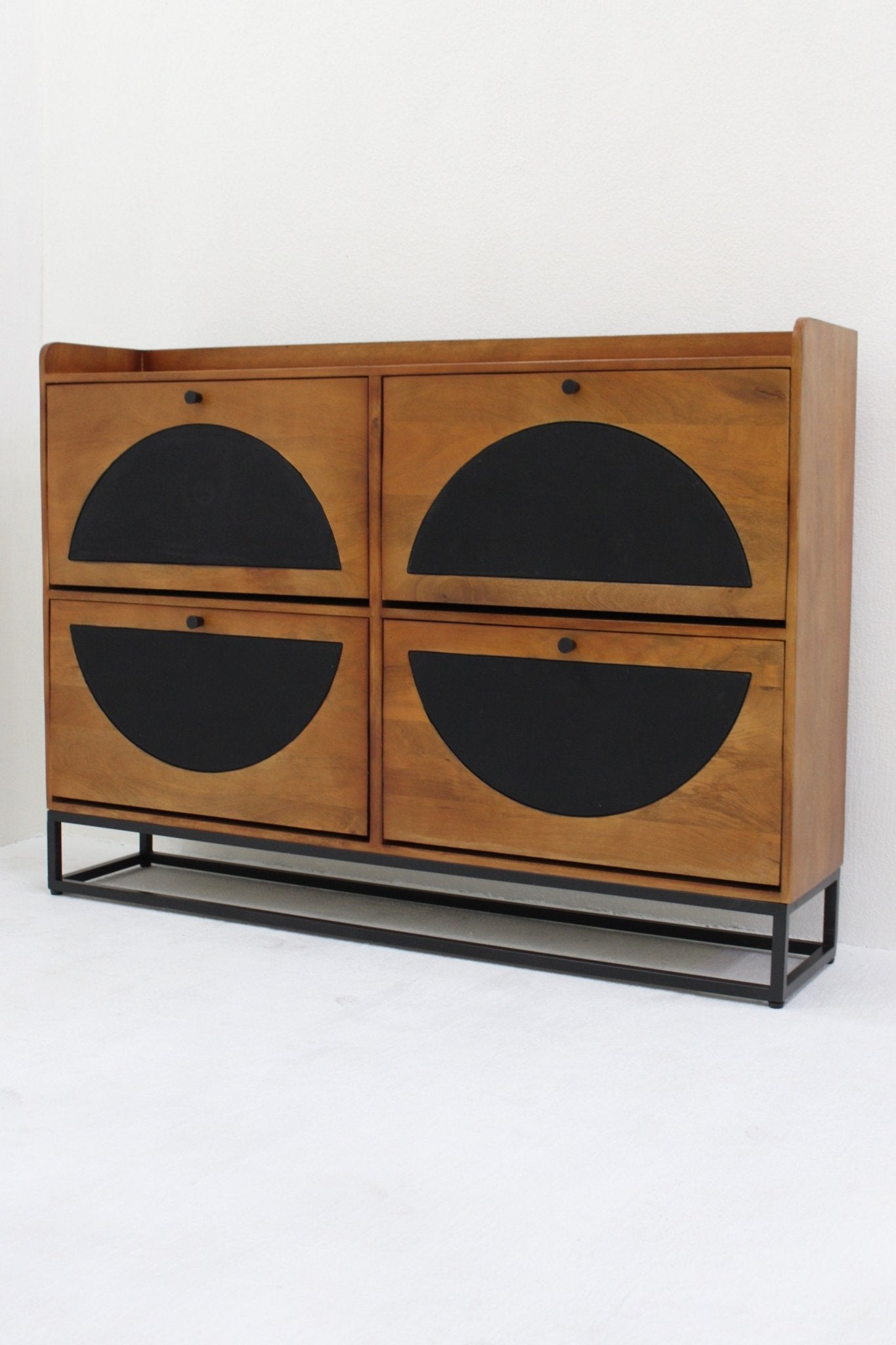 Smalle Schoenenkast van Mangohout en Staal – 140×30×100 cm – 4 Deuren – Duurzaam Industrieel Design - Industrieelinhuis.nl