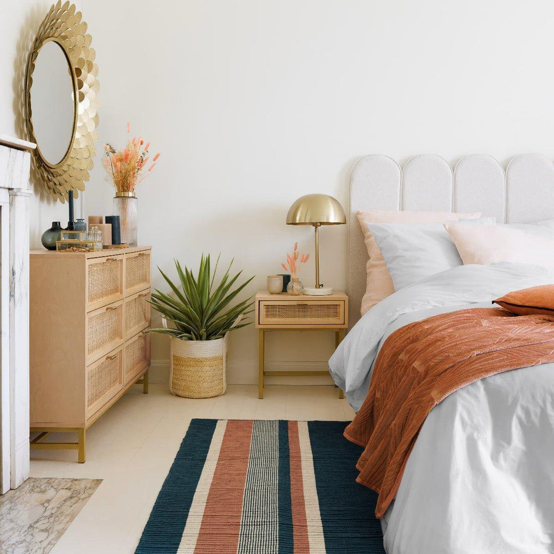 Nachtkastje Ibiza – Elegantie en Charme voor je Slaapkamer - Industrieelinhuis.nl