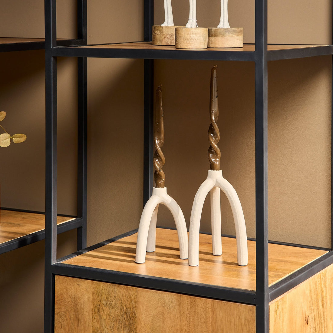 Boekenkast mangohout industrieel Denver | Mangohout en staal | 1 deur | 55 cm - Industrieelinhuis.nl