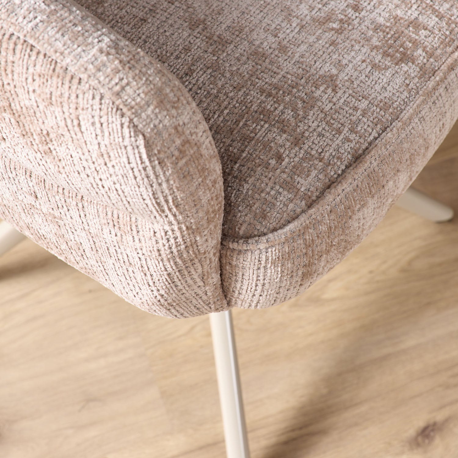Eetkamerstoel Bella | Beige | Poot Sand | Met armleuning (bestellen per 2) - Industrieelinhuis.nl