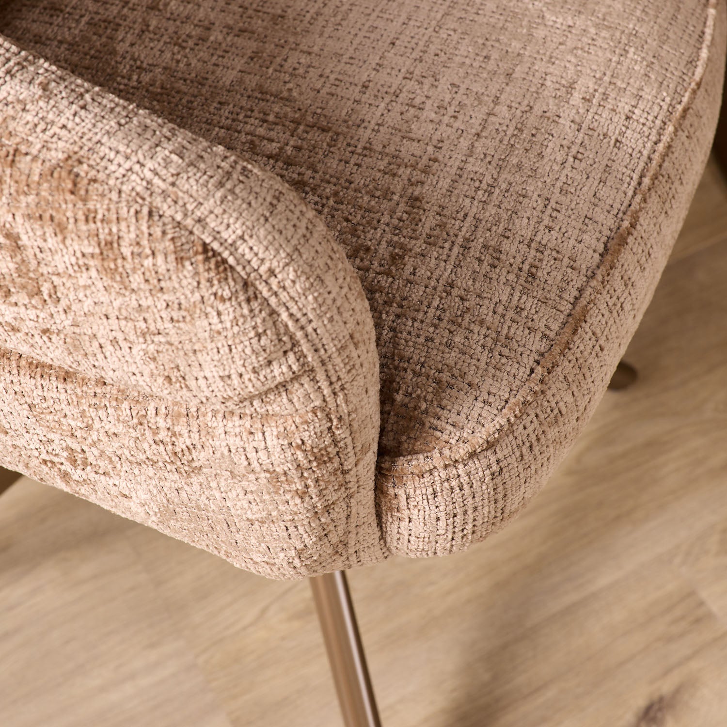 Eetkamerstoel Bella | Cinnamon | Poot Bronze | Met armleuning (bestellen per 2) - Industrieelinhuis.nl