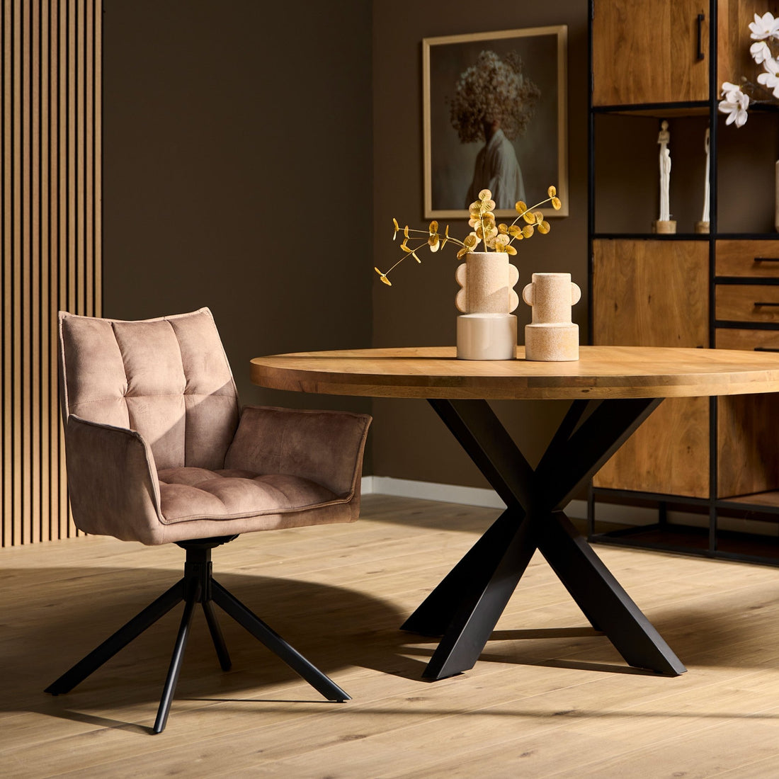 Eetkamerstoel Dani Velvet | Beige | Met armleuning - Industrieelinhuis.nl