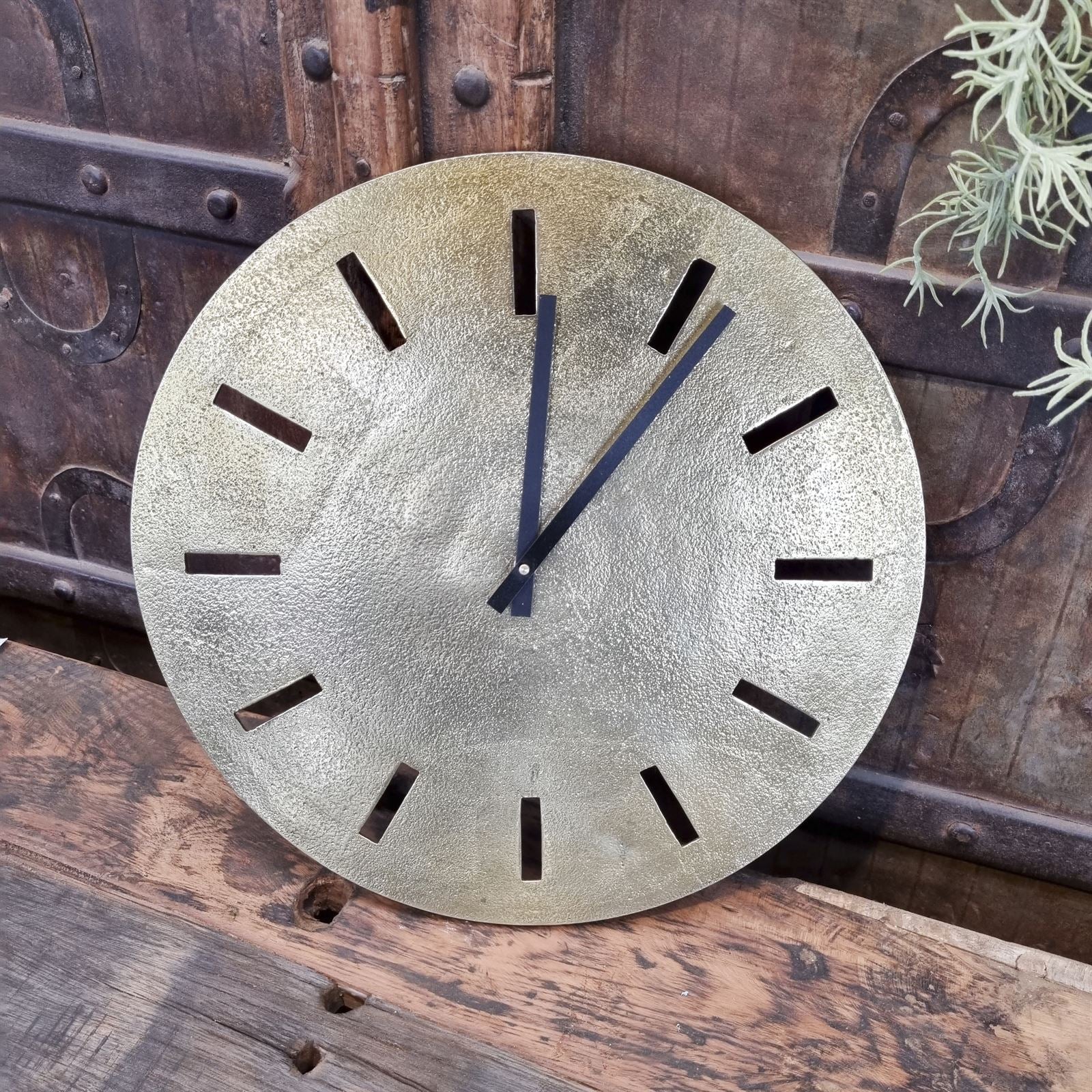 Kleine Gouden Wandklok - Industrieelinhuis.nl