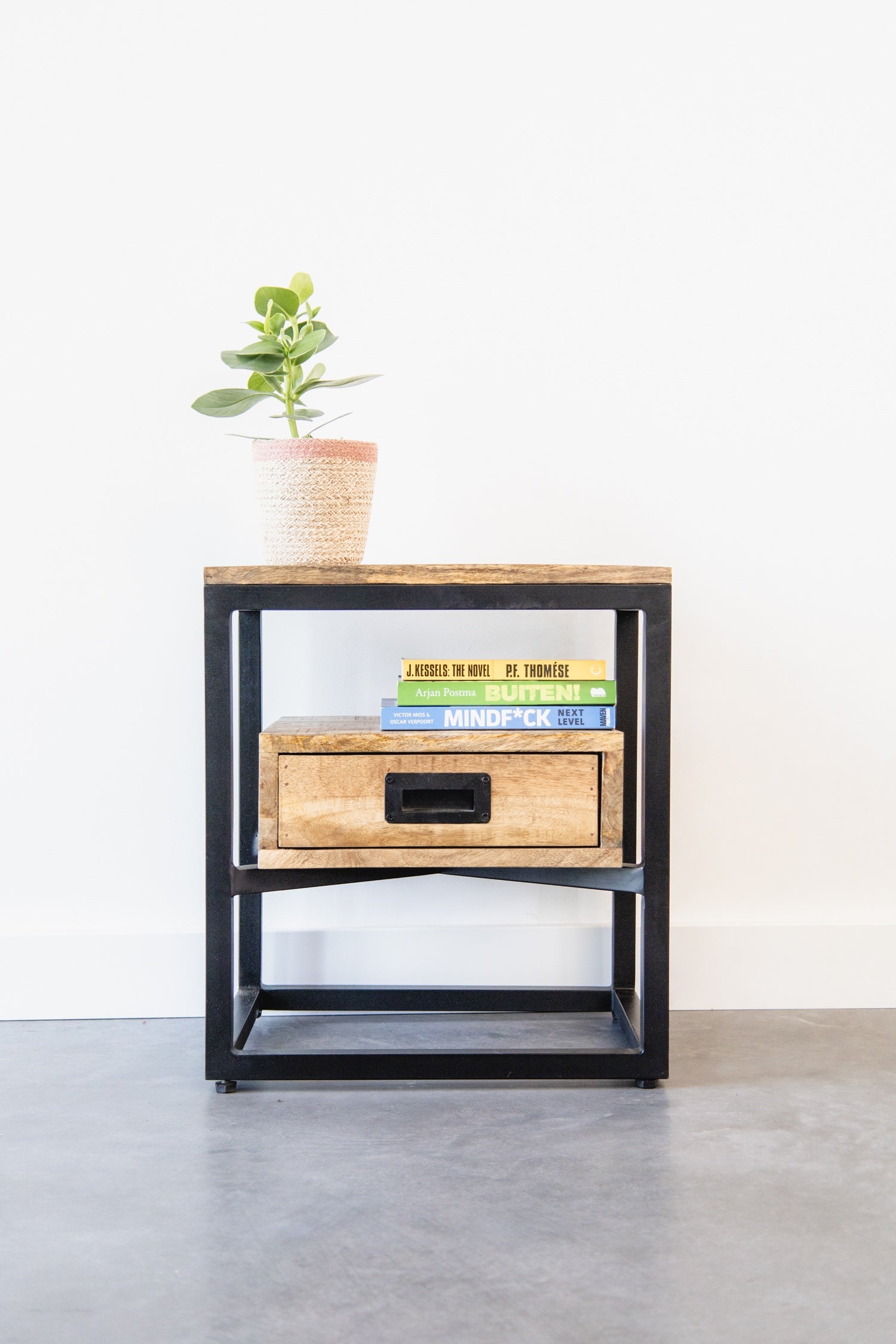 Seitentisch/Nachttisch Industriedesign | Mangoholz und Stahl 45x35x50