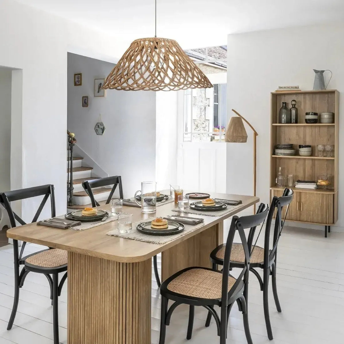 "Bali" Design Boekenkast met 2 Deuren en Eiken Effect Afwerking - Industrieelinhuis.nl