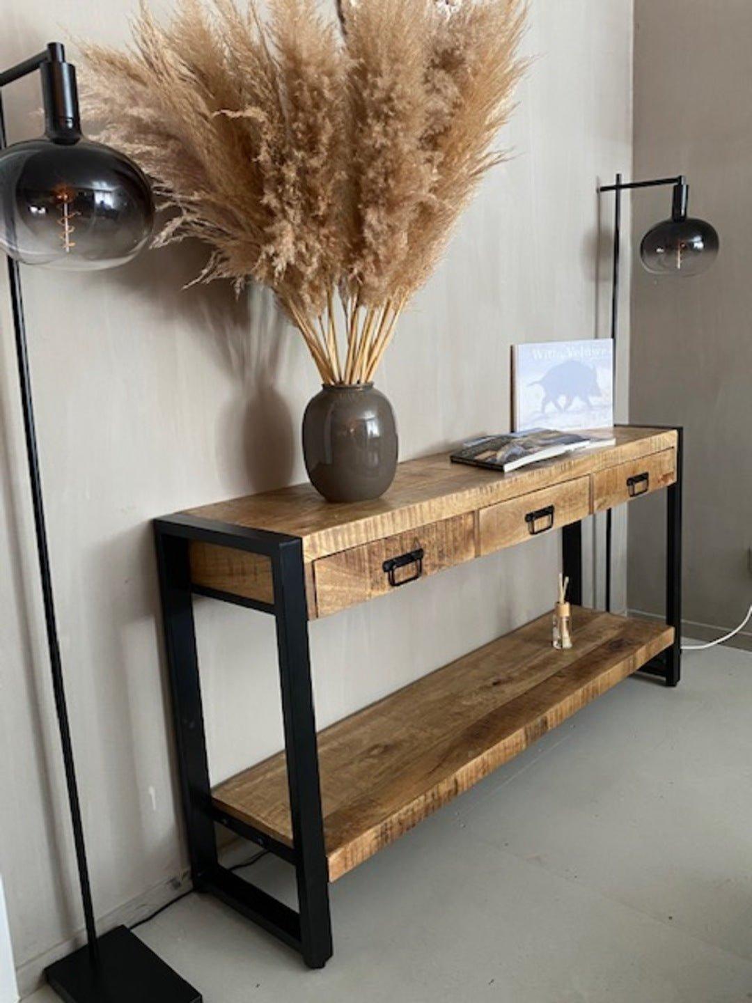 Sidetable met lades en zwarte handgrepen | Mangohout en Staal | 150x35x76cm