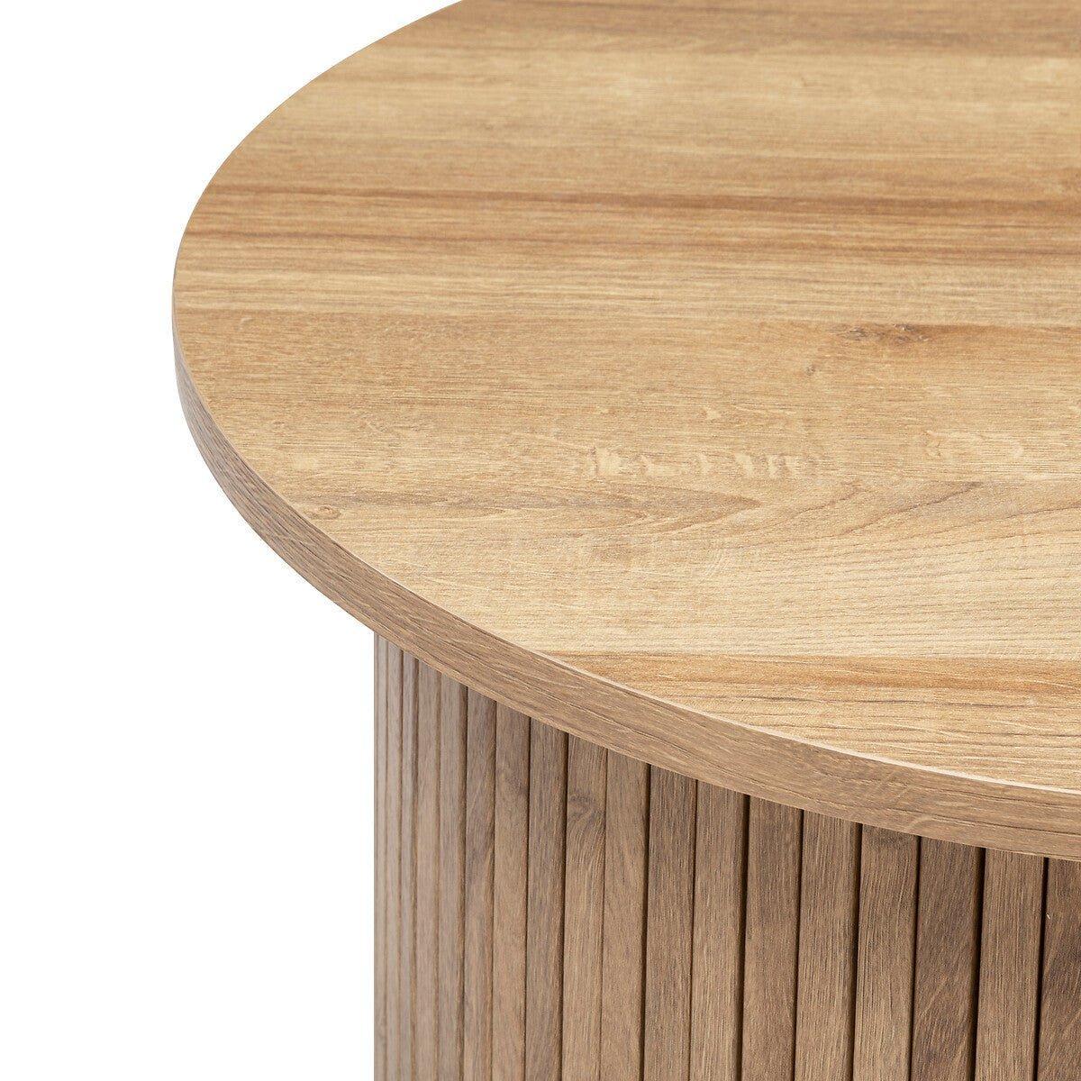 Bijzettafel van hout met een ronde vorm