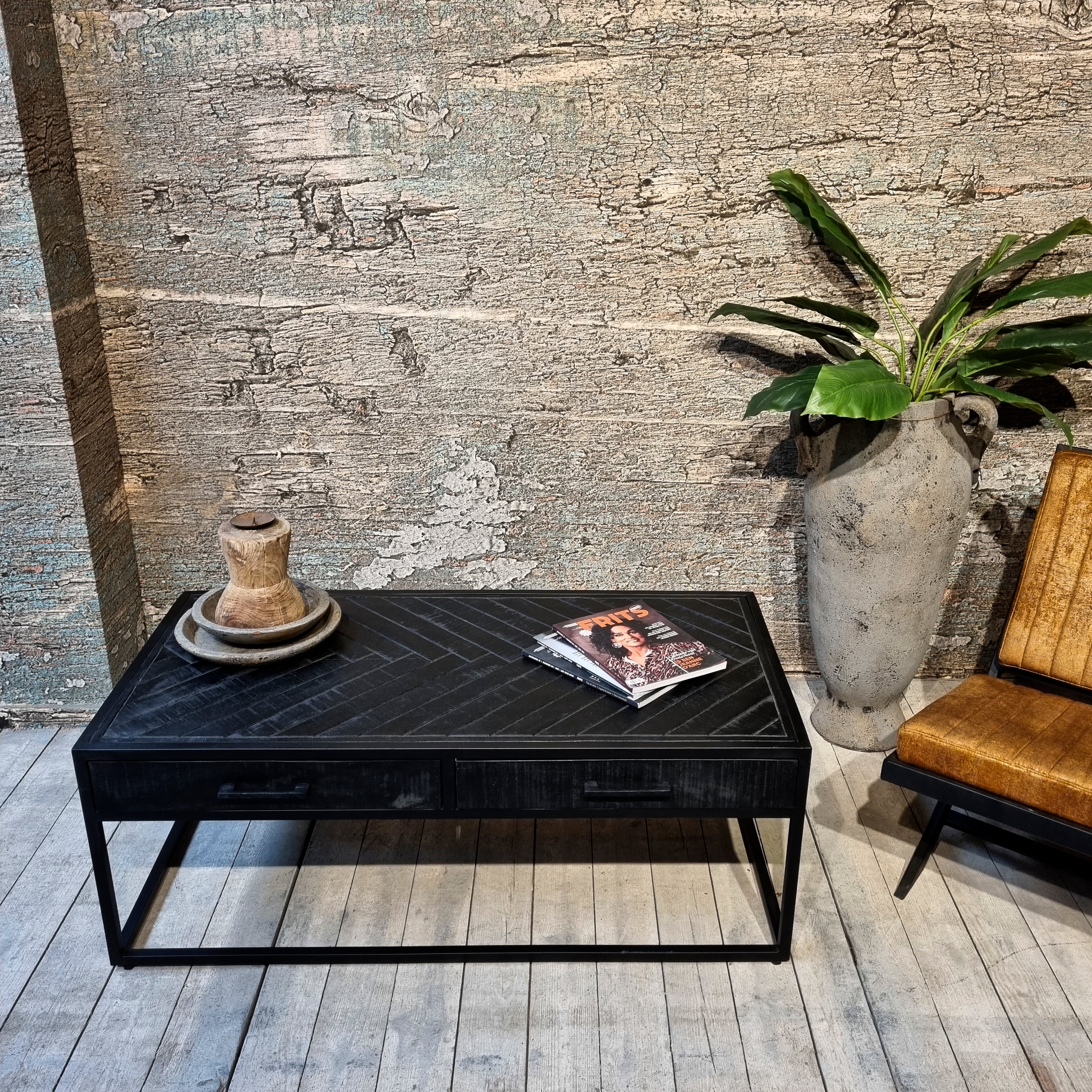 Salontafel Jax Visgraat Industrieel Design | Zwart Mangohout en Staal | 120x60x45cm