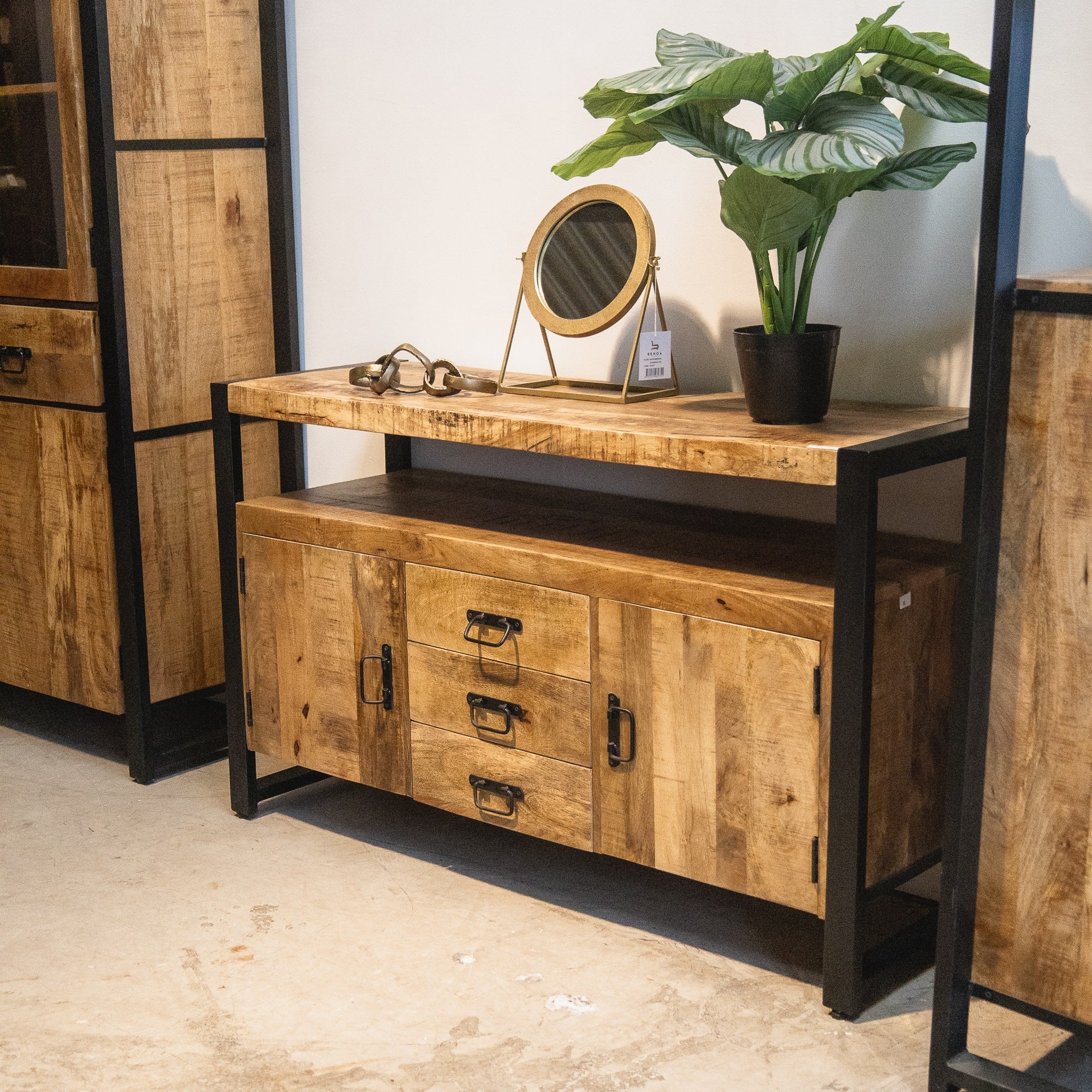 Sidetable mangohout-135x45x80cm