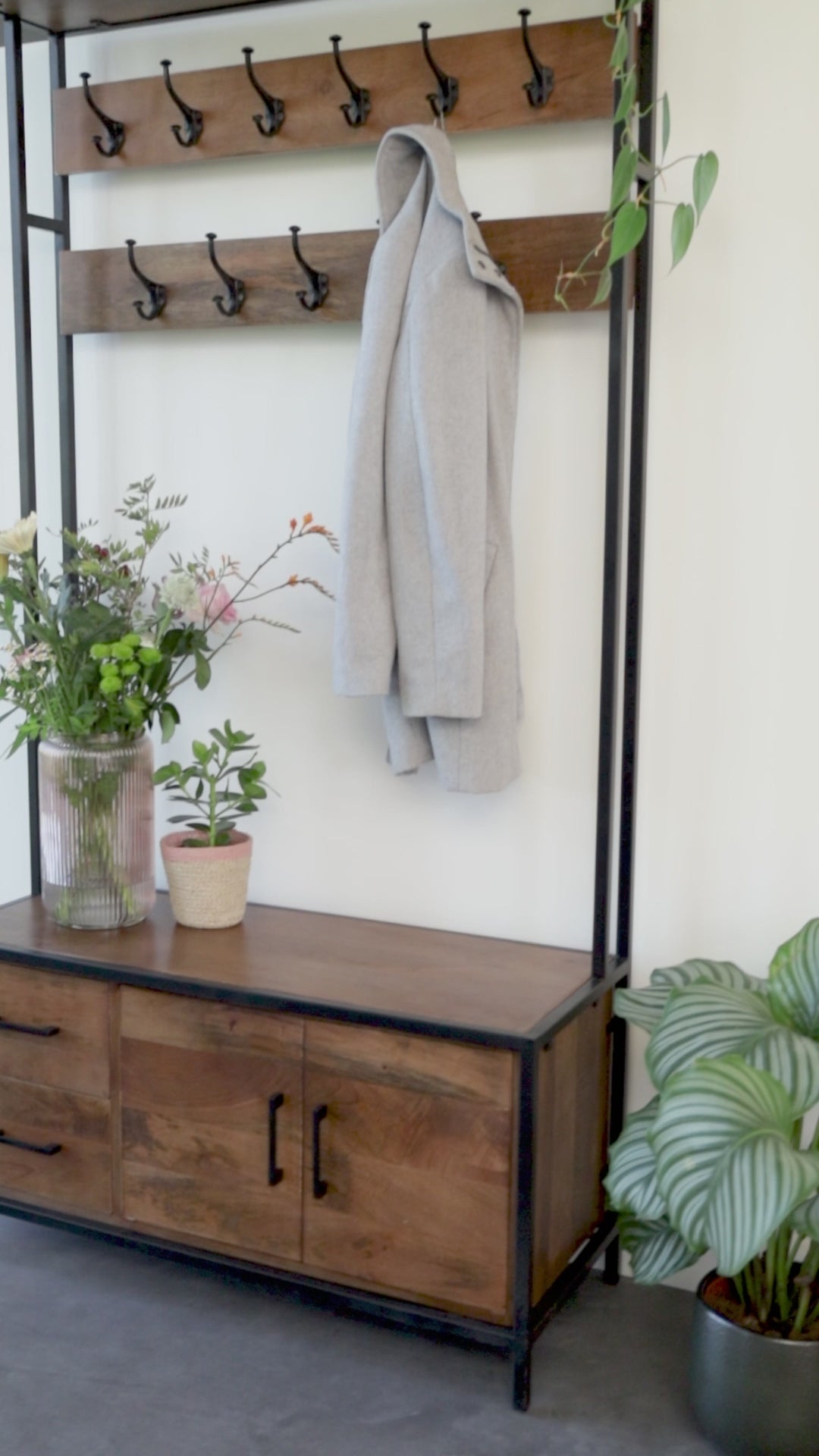 Garderoberek XL Industrieel Design | Mangohout en Staal | 100x40x190cm