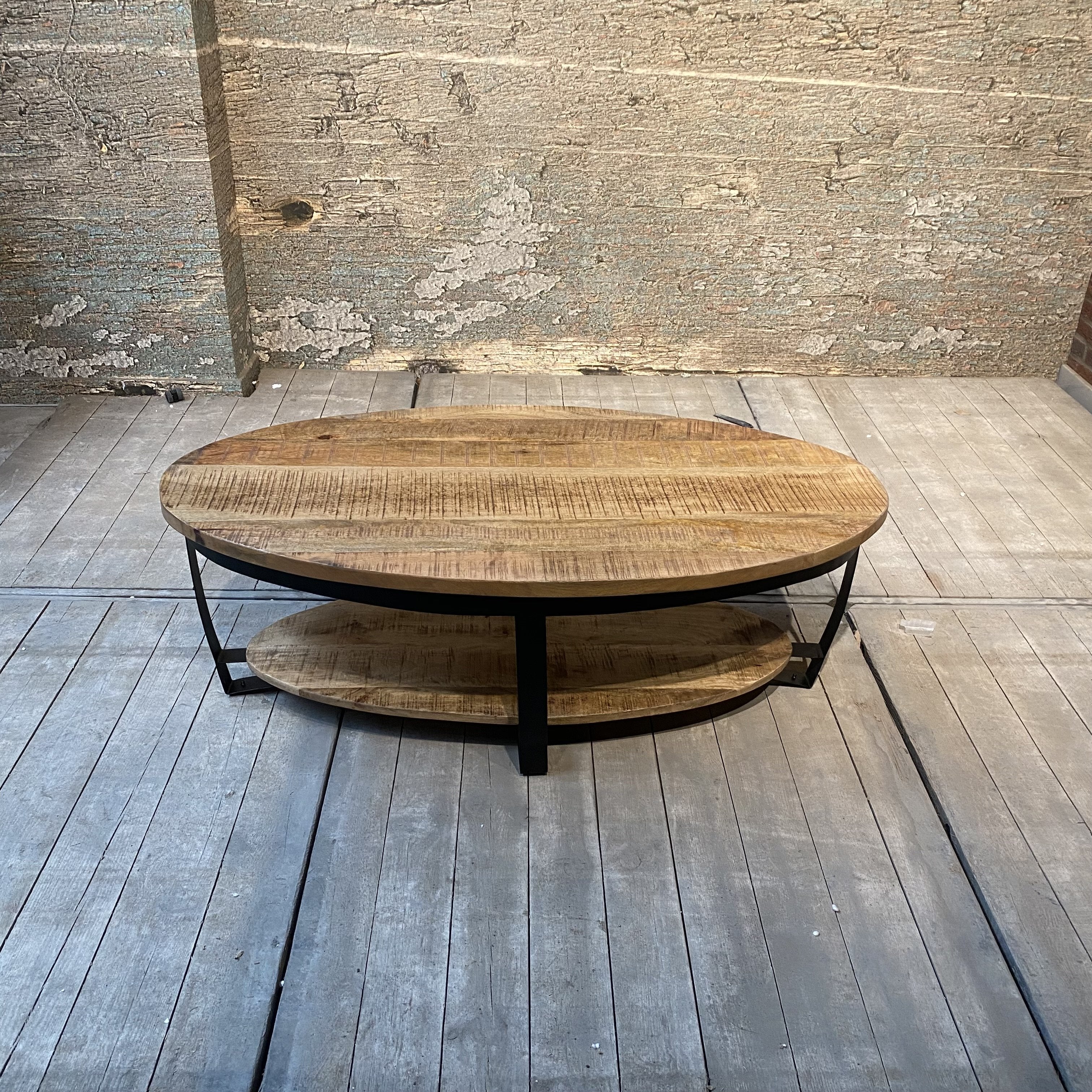 Salontafel Ovaal Industrieel Design | Mangohout en Staal | 130x70x45cm