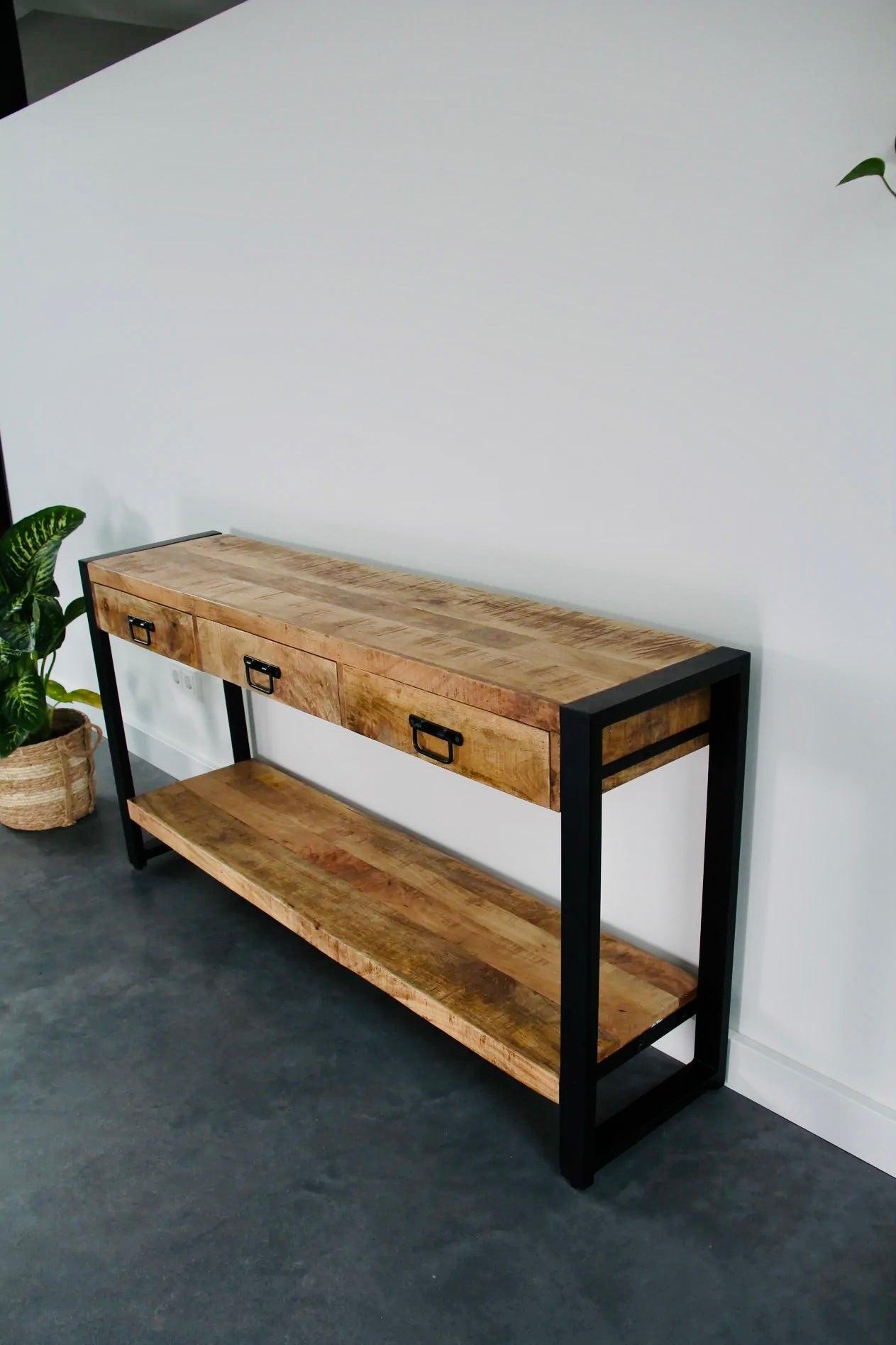Sidetable met lades en zwarte handgrepen | Mangohout en Staal | 150x35x76cm