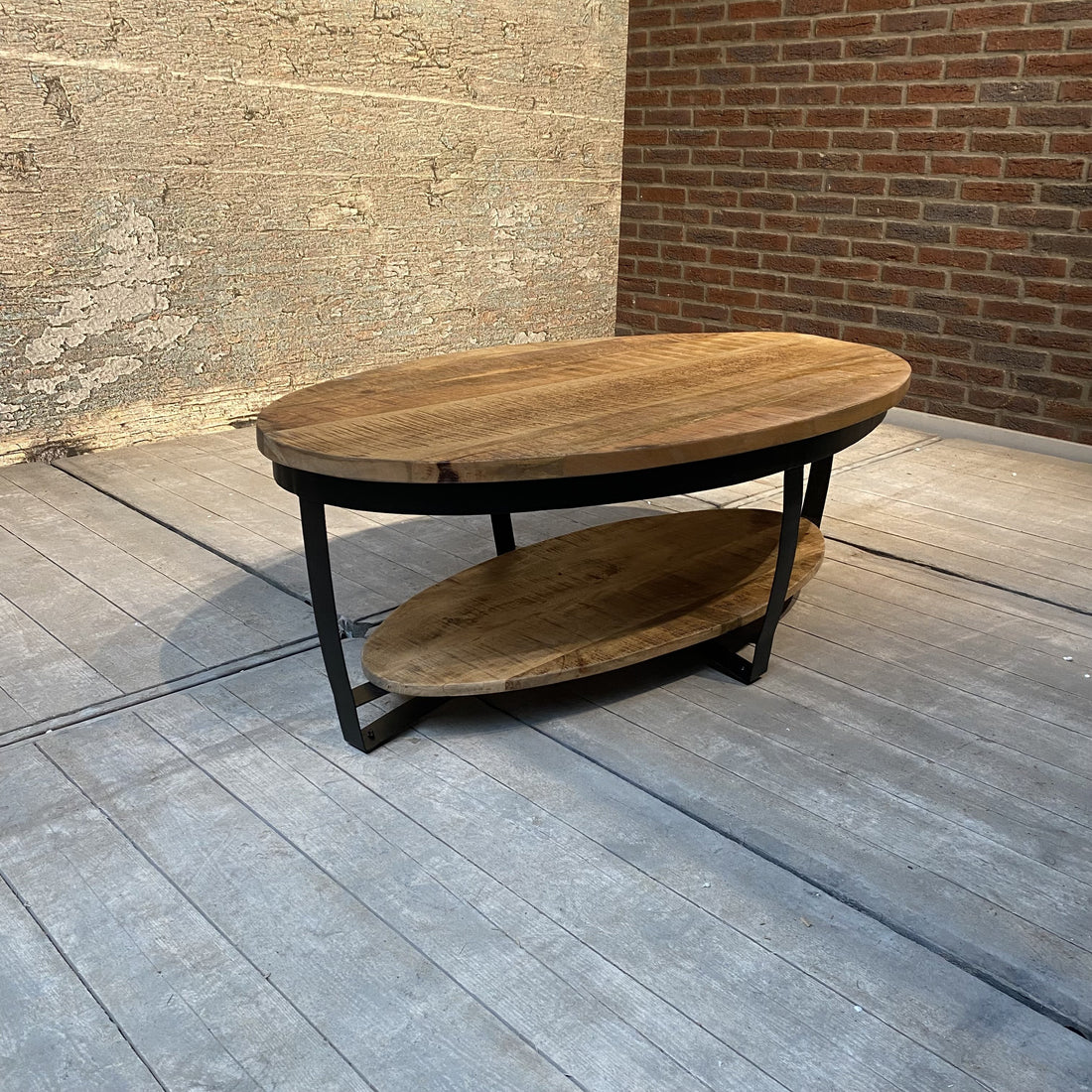 Salontafel Ovaal Industrieel Design | Mangohout en Staal | 130x70x45cm