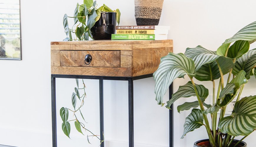 Styling Tip: bijzettafel als nachtkastje