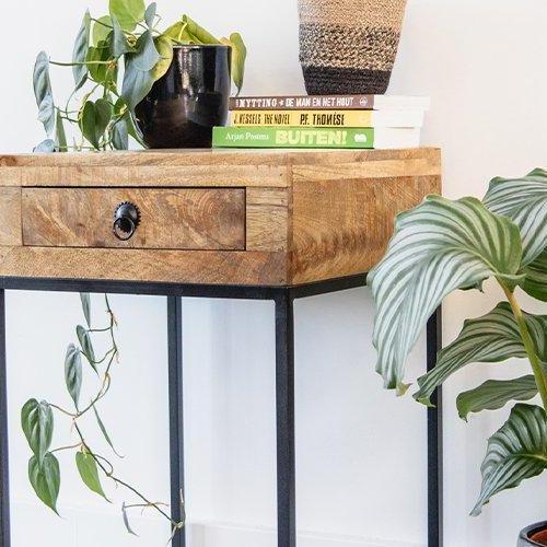 Styling Tip: bijzettafel als nachtkastje