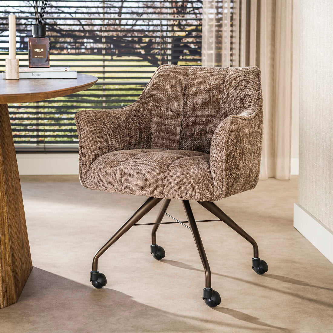 Armstoel met wielen Raster Lichtbruin - Industrieelinhuis.nl