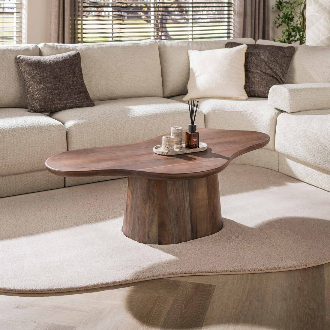 Organische Salontafel Central | Massief acacia bruin