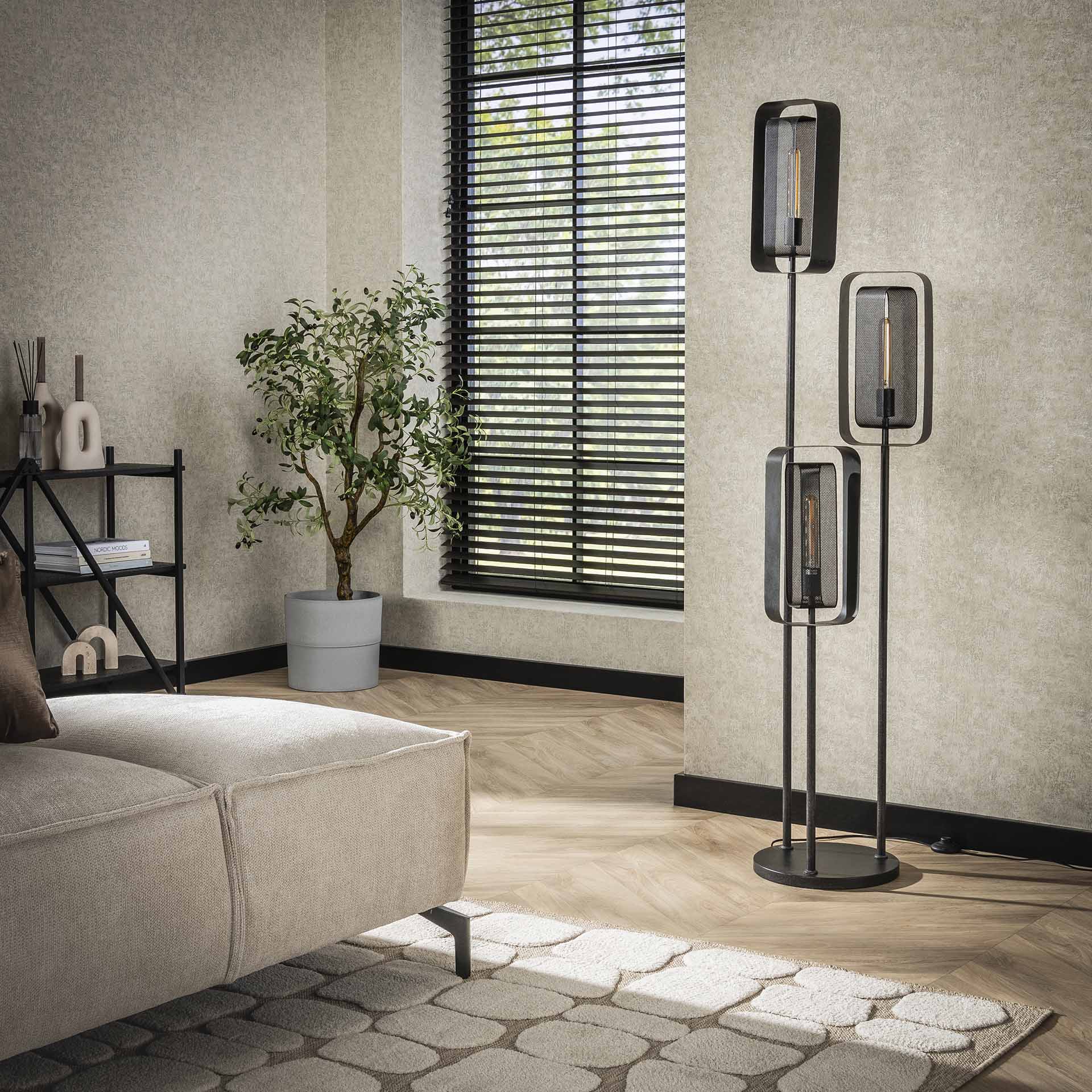Vloerlamp Linde Zwart 3 lichtpunten - Industrieelinhuis.nl