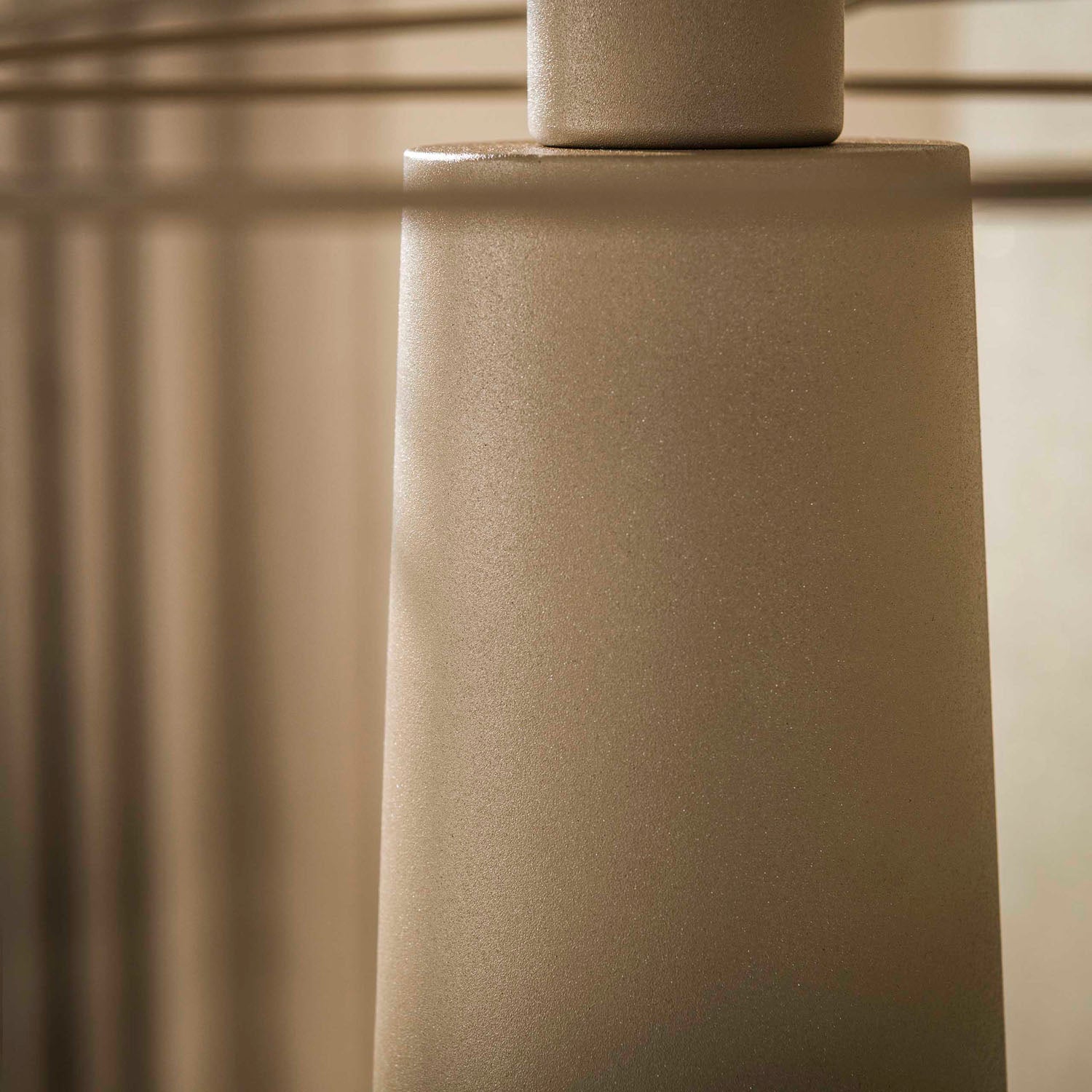 Vloerlamp Curl 1L Beige - Industrieelinhuis.nl