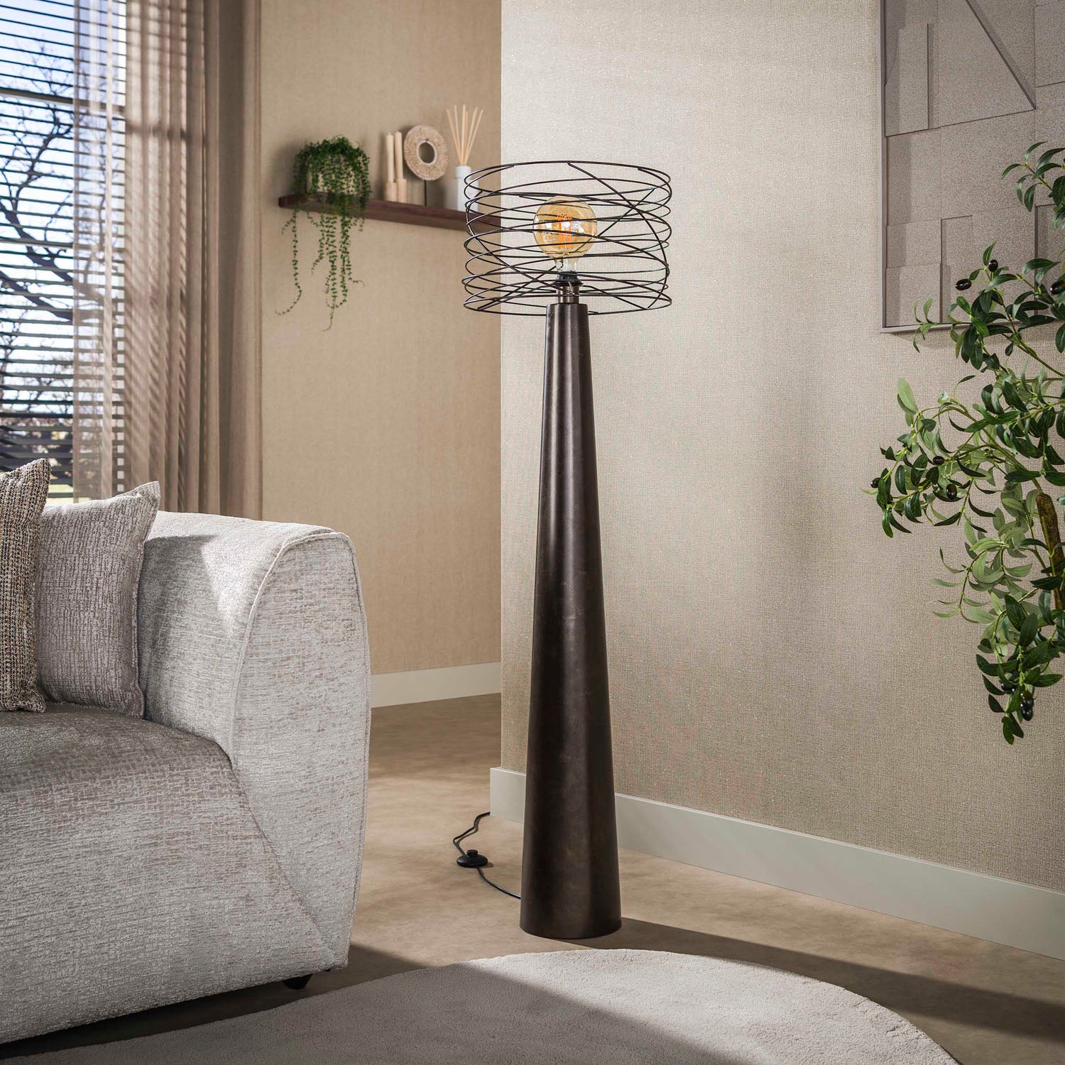 Vloerlamp Curl 1L - Industrieelinhuis.nl