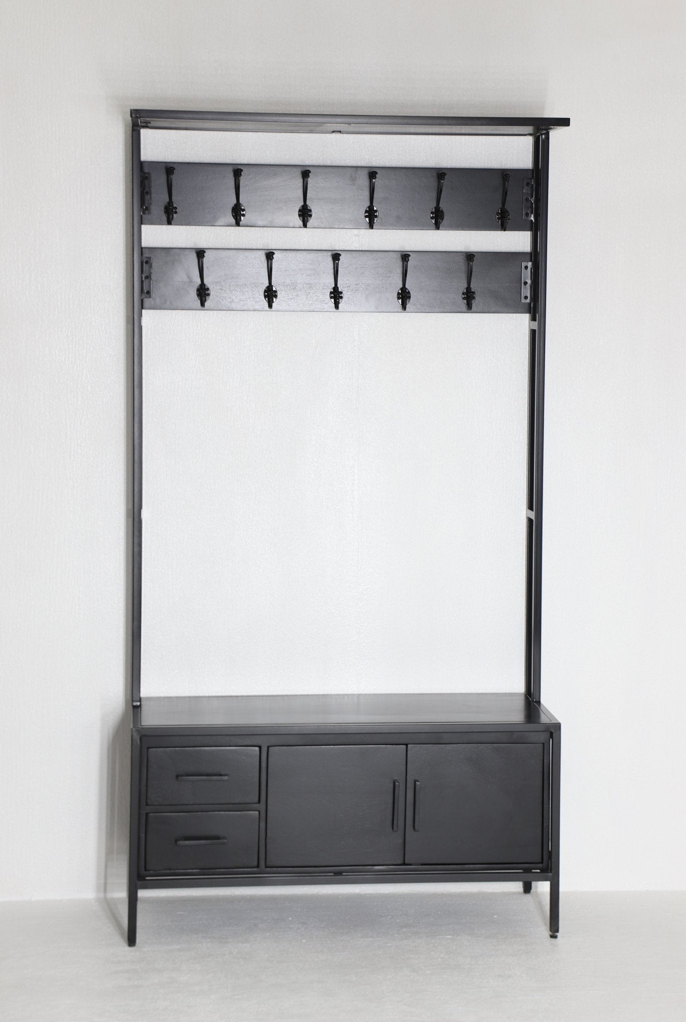 Britt Garderobe XL Zwart – Massief Mangohout &amp; Staal | 100 × 40 × 190 cm