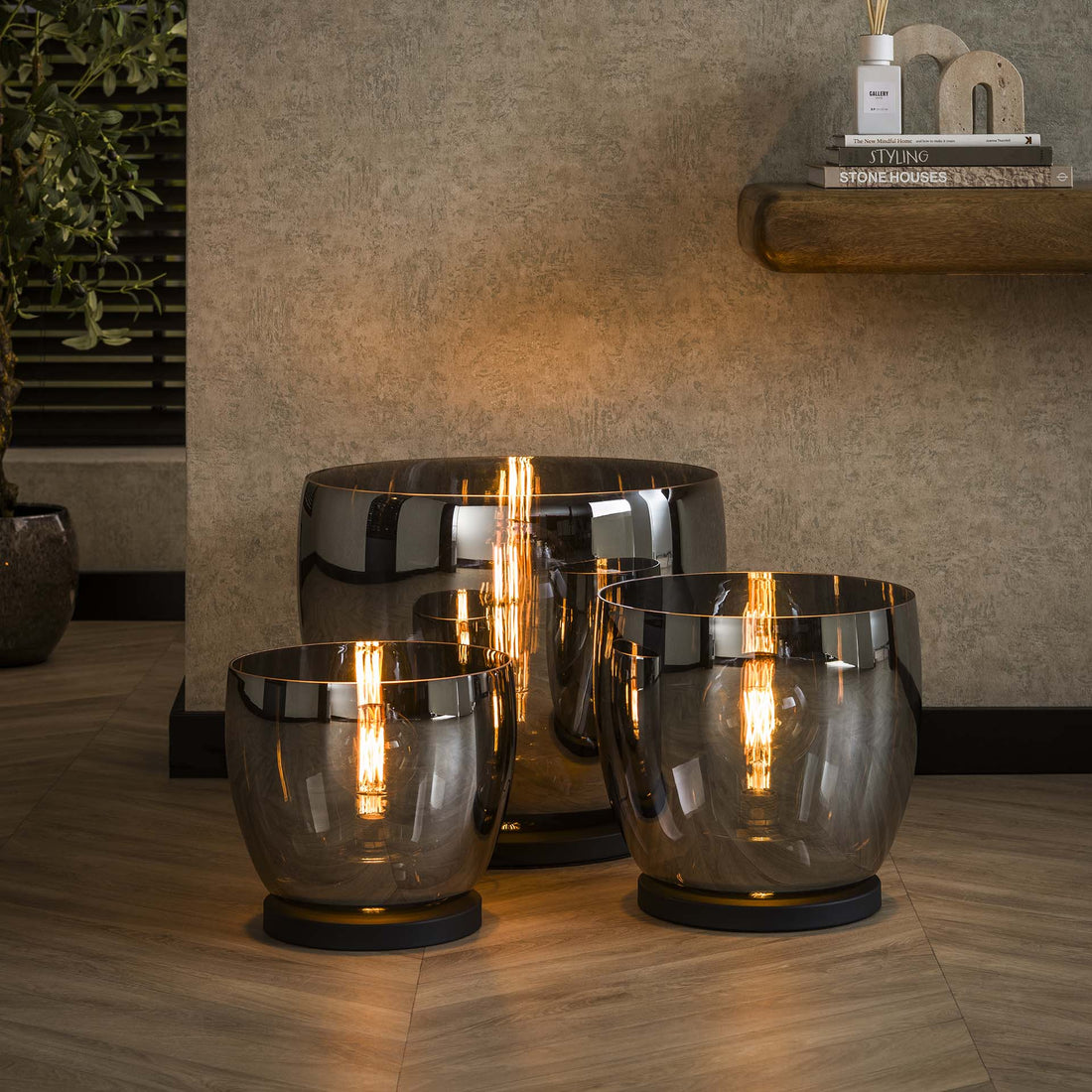 Vloerlamp Rise gekleurd glas Smoke Grey - Industrieelinhuis.nl