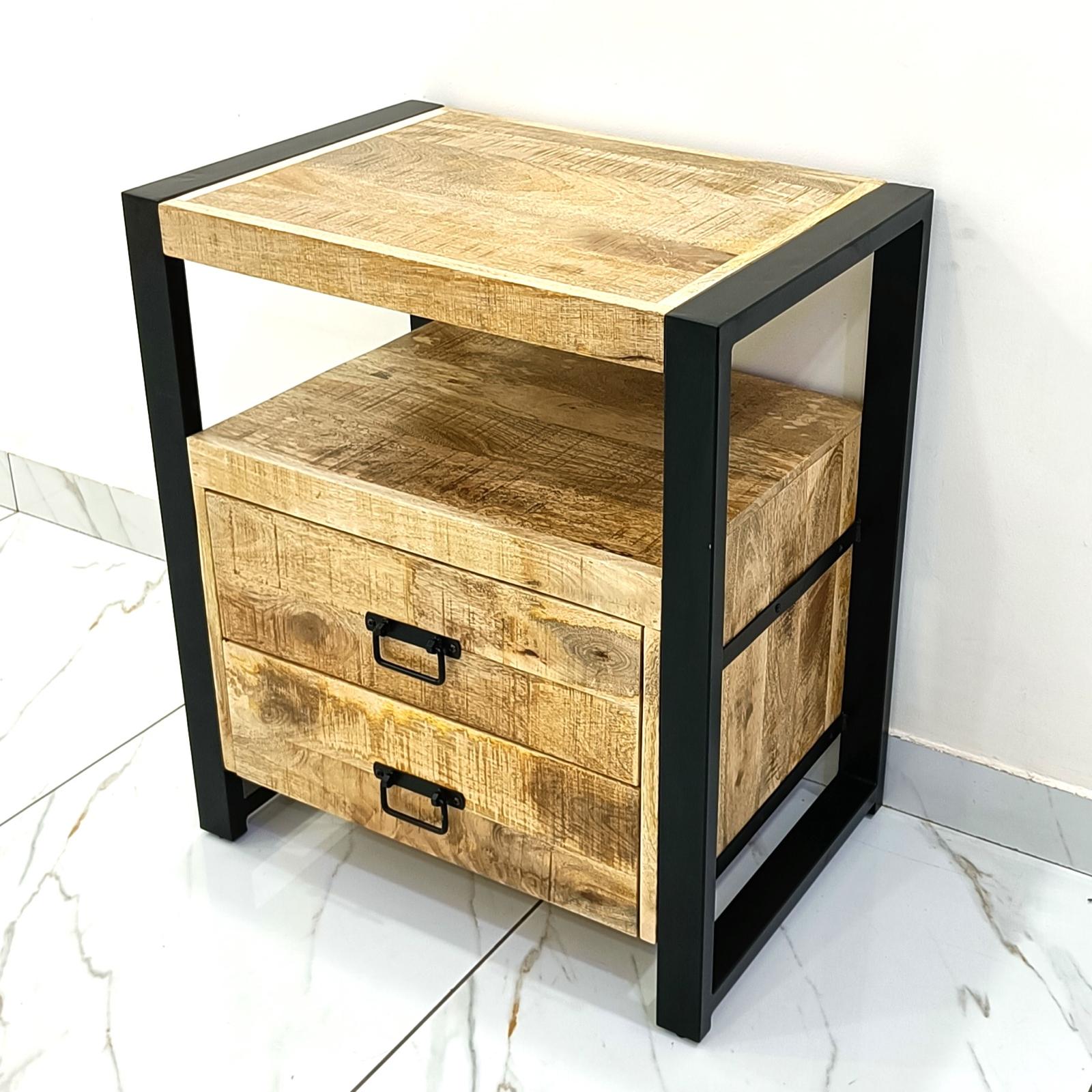 Industrieel Mangohouten Kastje met Stalen Frame – Compact, Stoer &amp; Stijlvol (2 Lades)