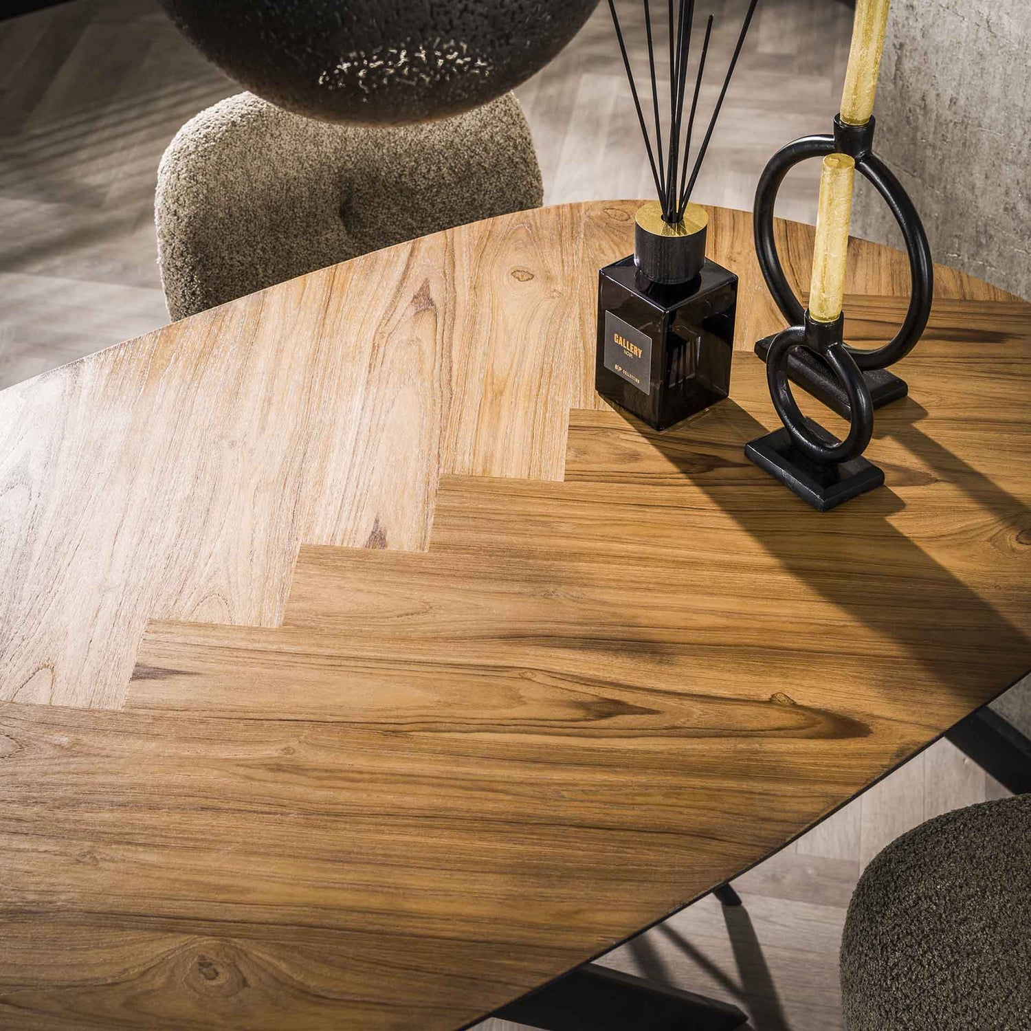 Bartafel Organisch Noah - visgraat blad - 140 cm