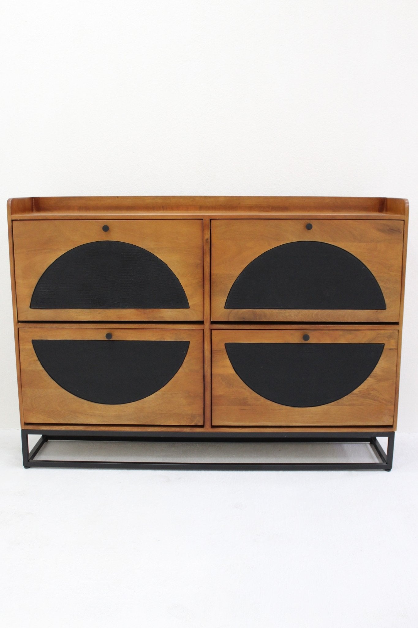 Smalle Schoenenkast van Mangohout en Staal – 140×30×100 cm – 4 Deuren – Duurzaam Industrieel Design - Industrieelinhuis.nl