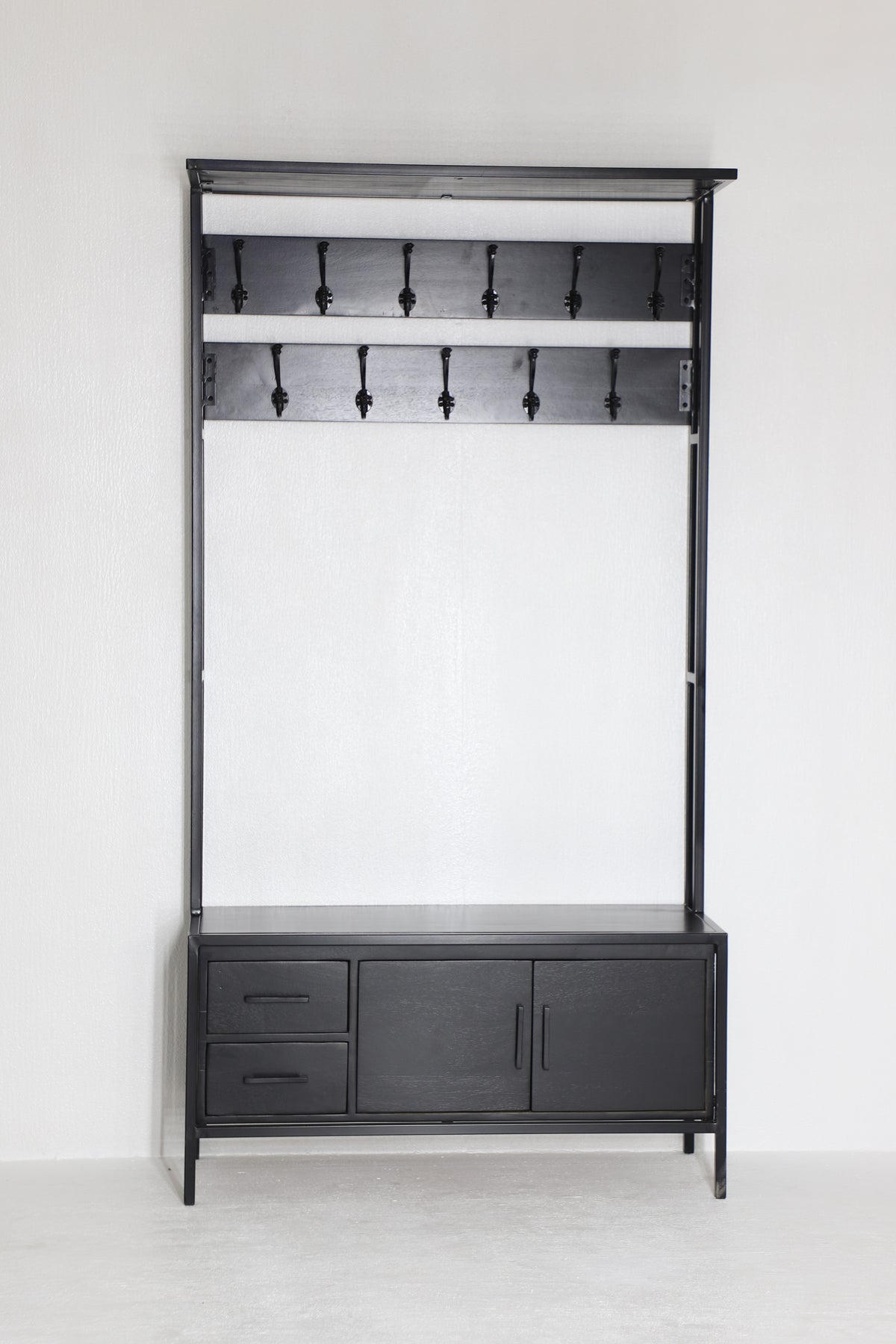 Britt Garderobe XL Zwart – Massief Mangohout &amp; Staal | 100 × 40 × 190 cm