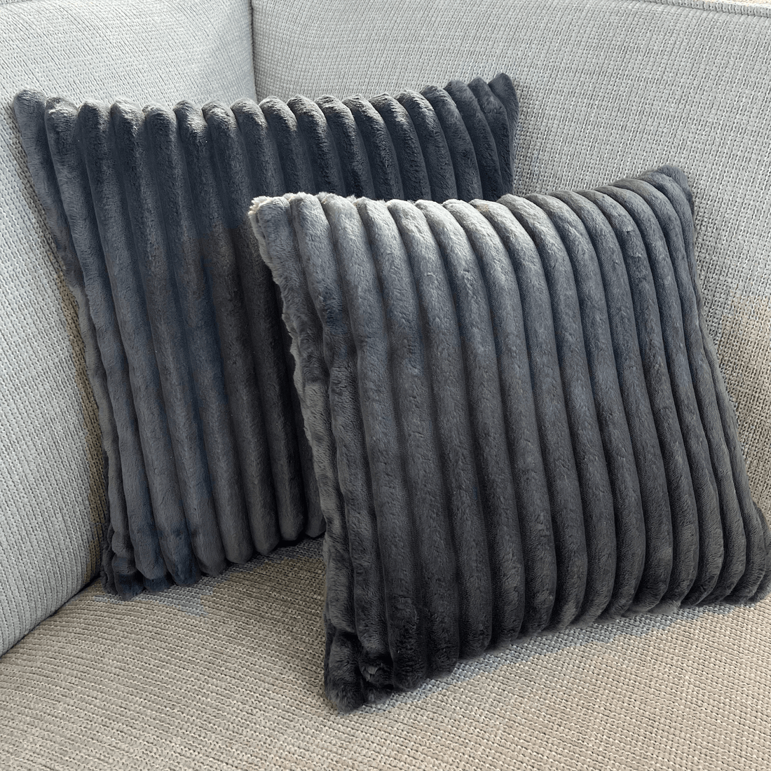 Sierkussen Ribstof Tilly Antraciet 40 cm - Industrieelinhuis.nl