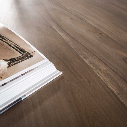 Organische eetkamertafel Form Walnoot