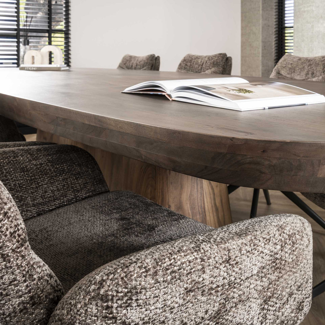 Ovale eetkamertafel Arwen 300cm