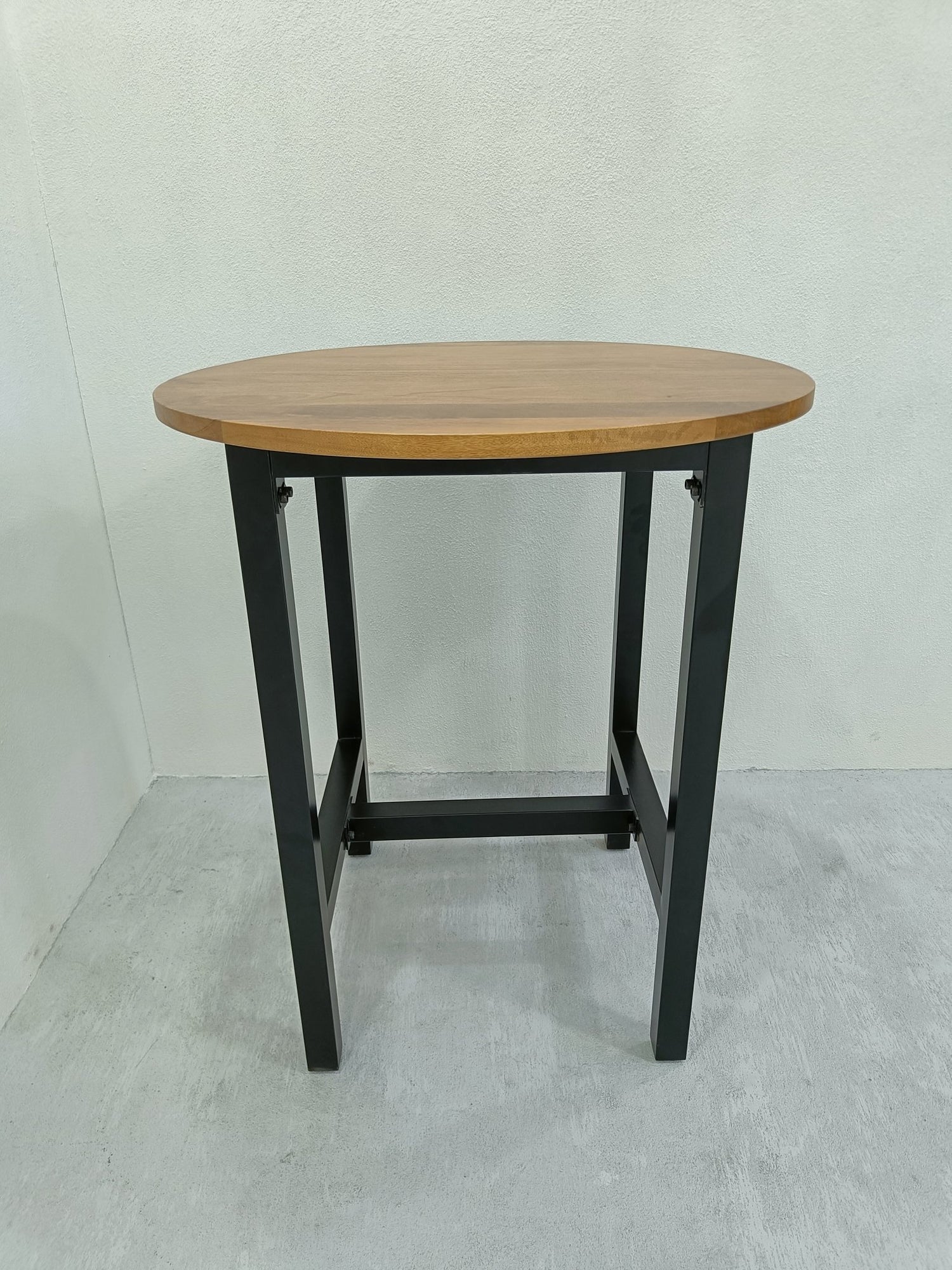 Ronde Bartafel Mangohout Ø90 cm – Warm &amp; Industrieel Design