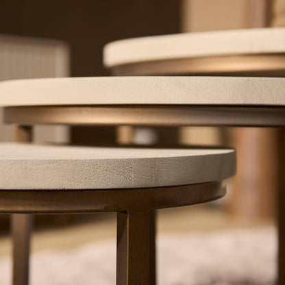 Ronde Salontafel set van 3 | Madison | Zandkleurig blad met koperen onderstel