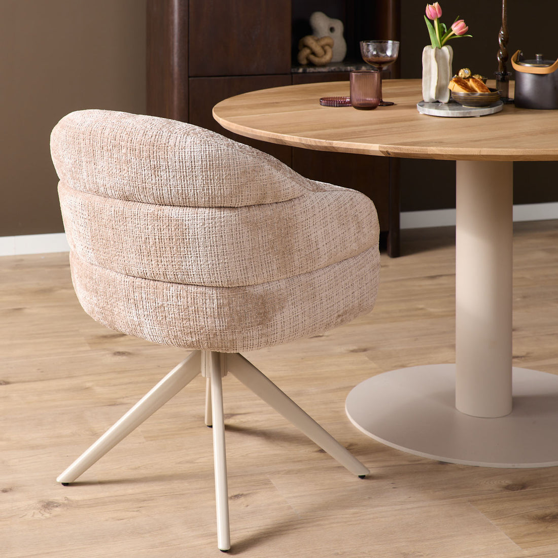 Eetkamerstoel Bella | Beige | Poot Sand | Met armleuning (bestellen per 2) - Industrieelinhuis.nl