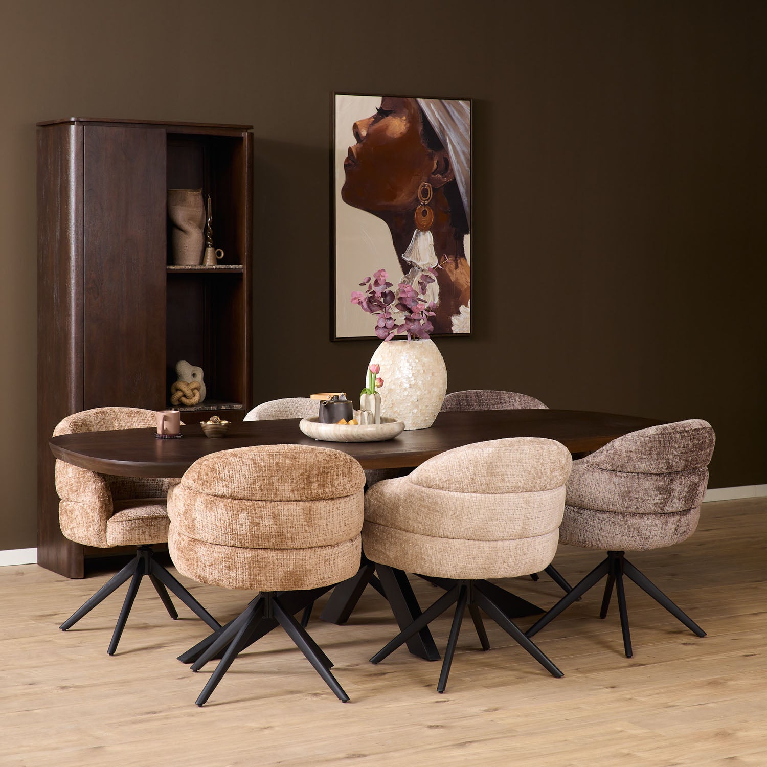 Eetkamerstoel Bella | Cinnamon | Poot Black | Met armleuning (bestellen per 2) - Industrieelinhuis.nl
