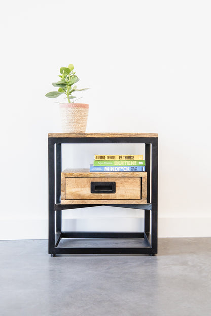 Bijzettafel / Nachtkastje Industrieel Design | Mangohout en Staal | 45x35x50