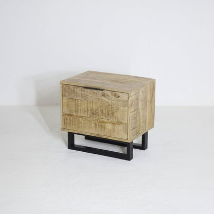 Noxa Nachtkastje – Mangohout &amp; Mat Zwart Staal | Industrieel Design 55x40x50 cm - Industrieelinhuis.nl