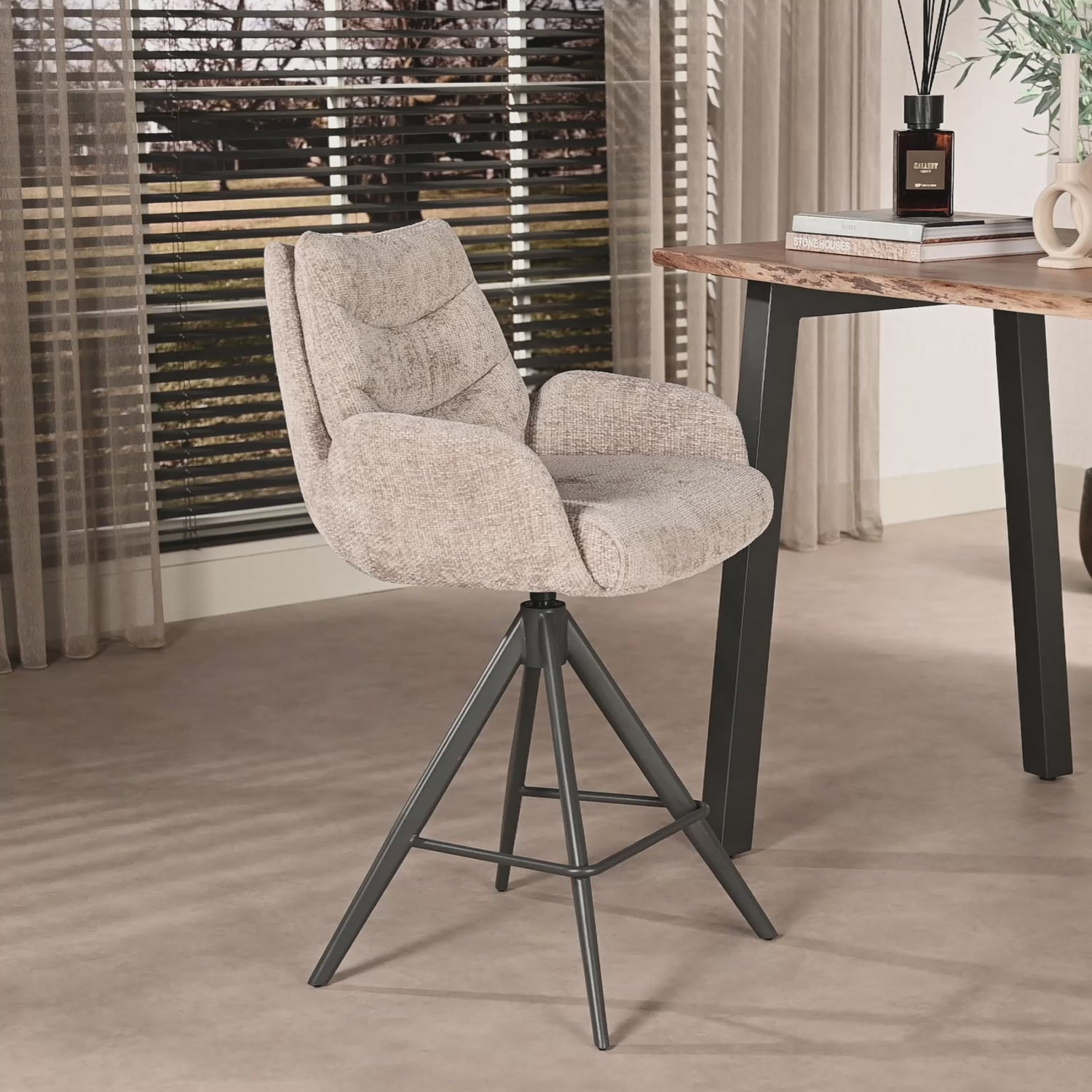 Barkruk John Lounge zandkleur (bestellen per 2)