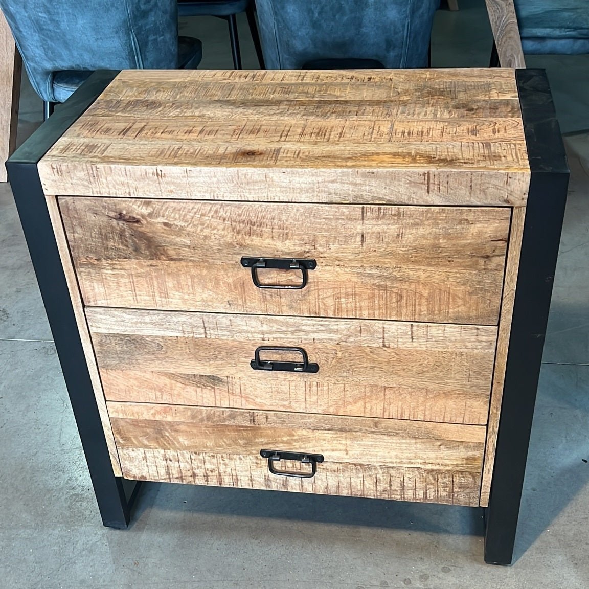 Sidetable / Dressoir Kastje 3 lades Industrieel Design | Mangohout en Staal | 80x40x80cm - Industrieelinhuis.nl