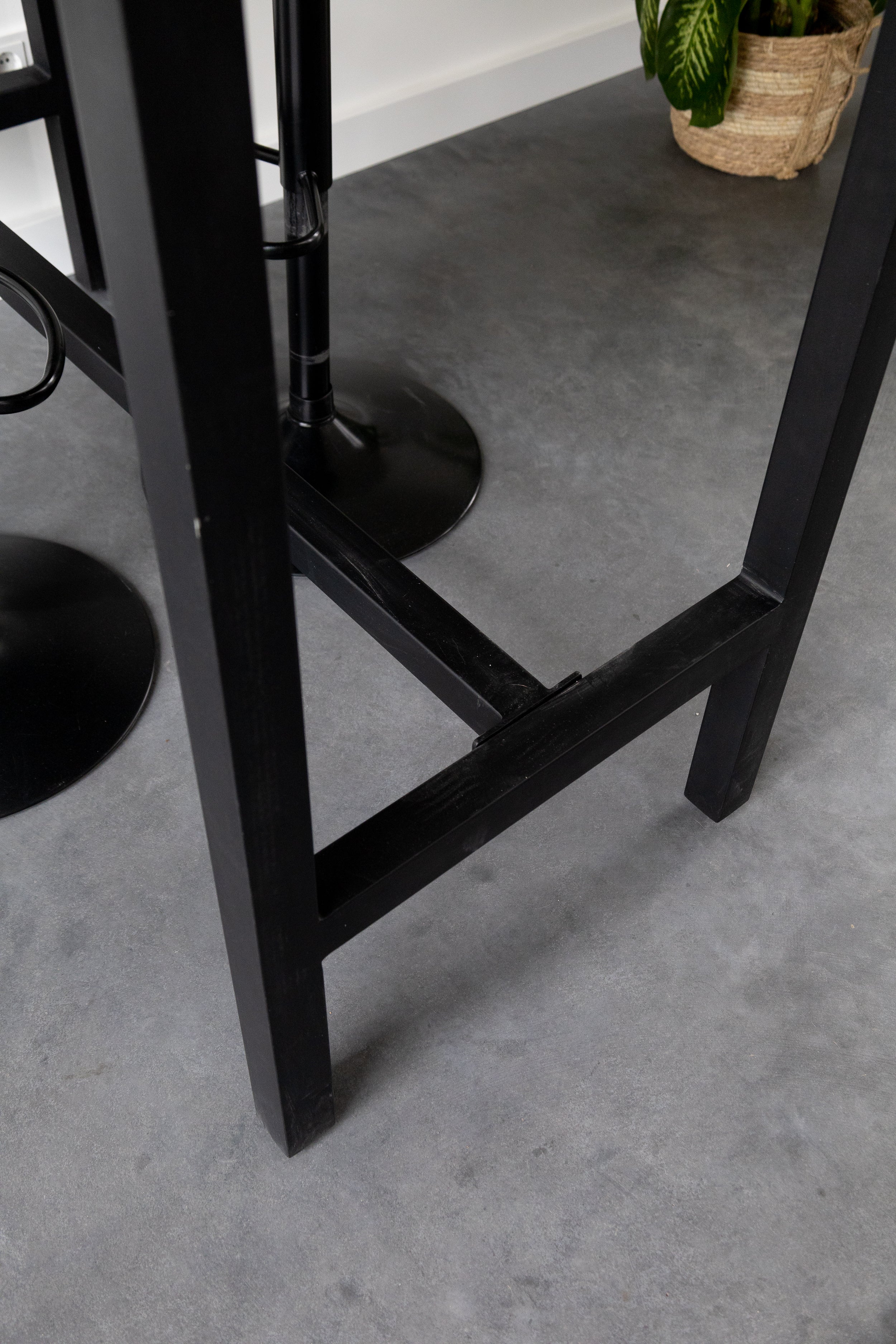 Bartafel Industrieel | Boomstam bartafels | 135x65x105cm