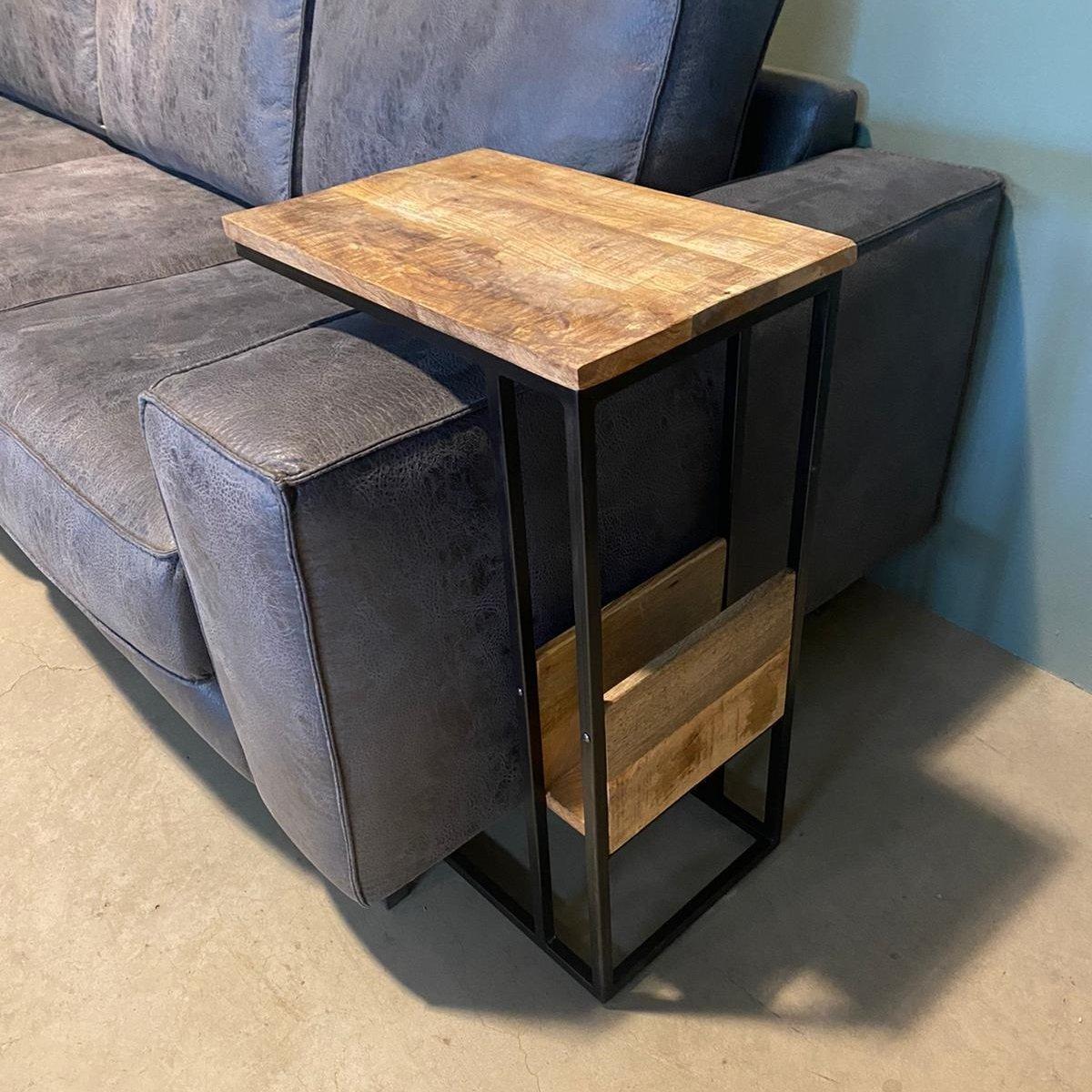 Bijzettafel Britt voor over de bank | Mangohout en Staal | 45x29x69cm