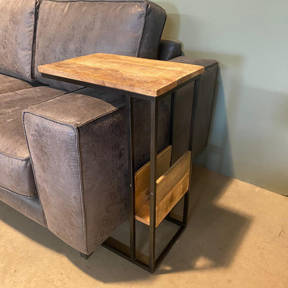 Bijzettafel Britt voor over de bank | Mangohout en Staal | 45x29x69cm